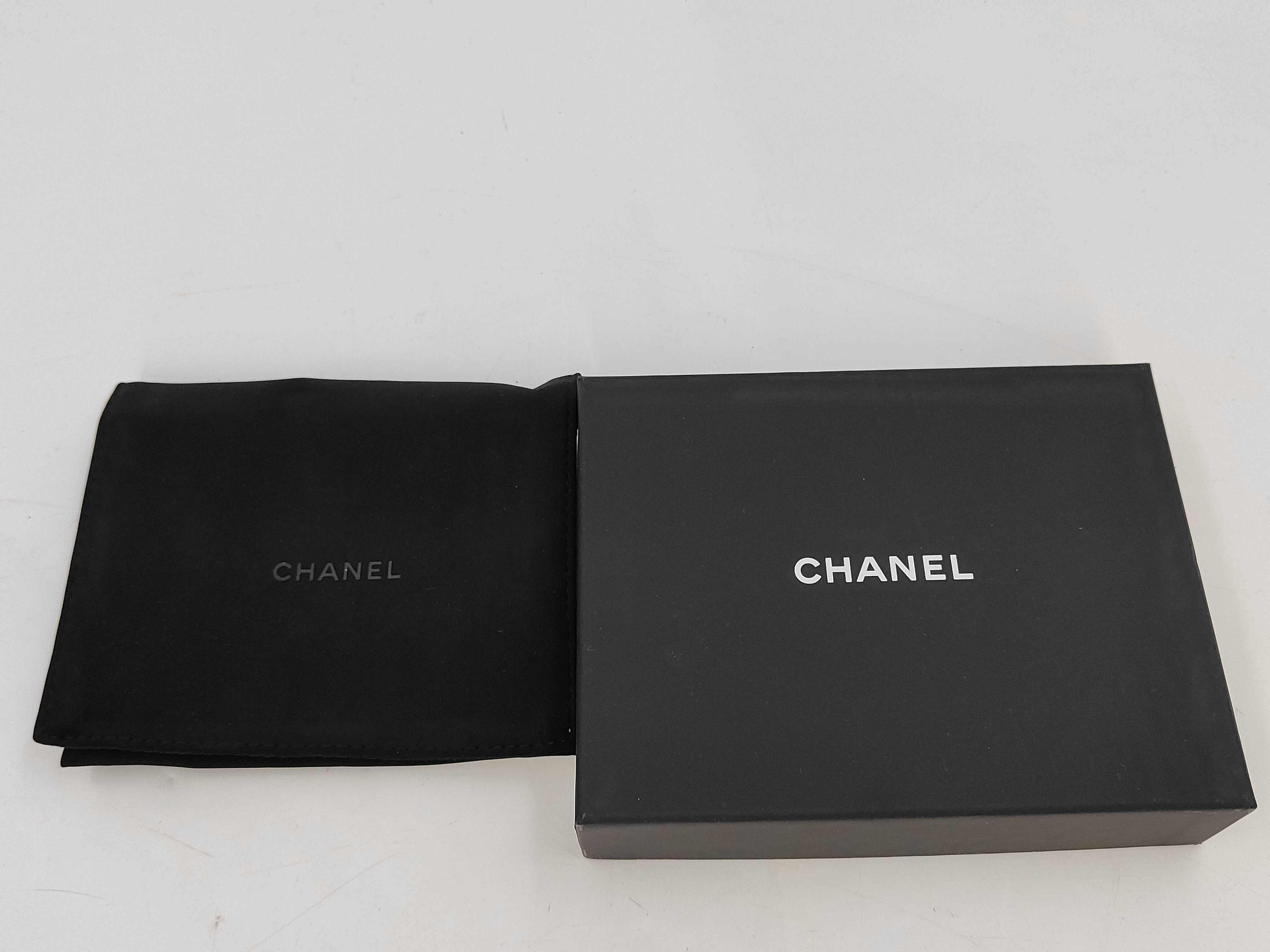 pink caviar leather Matelassé wallet — view 11