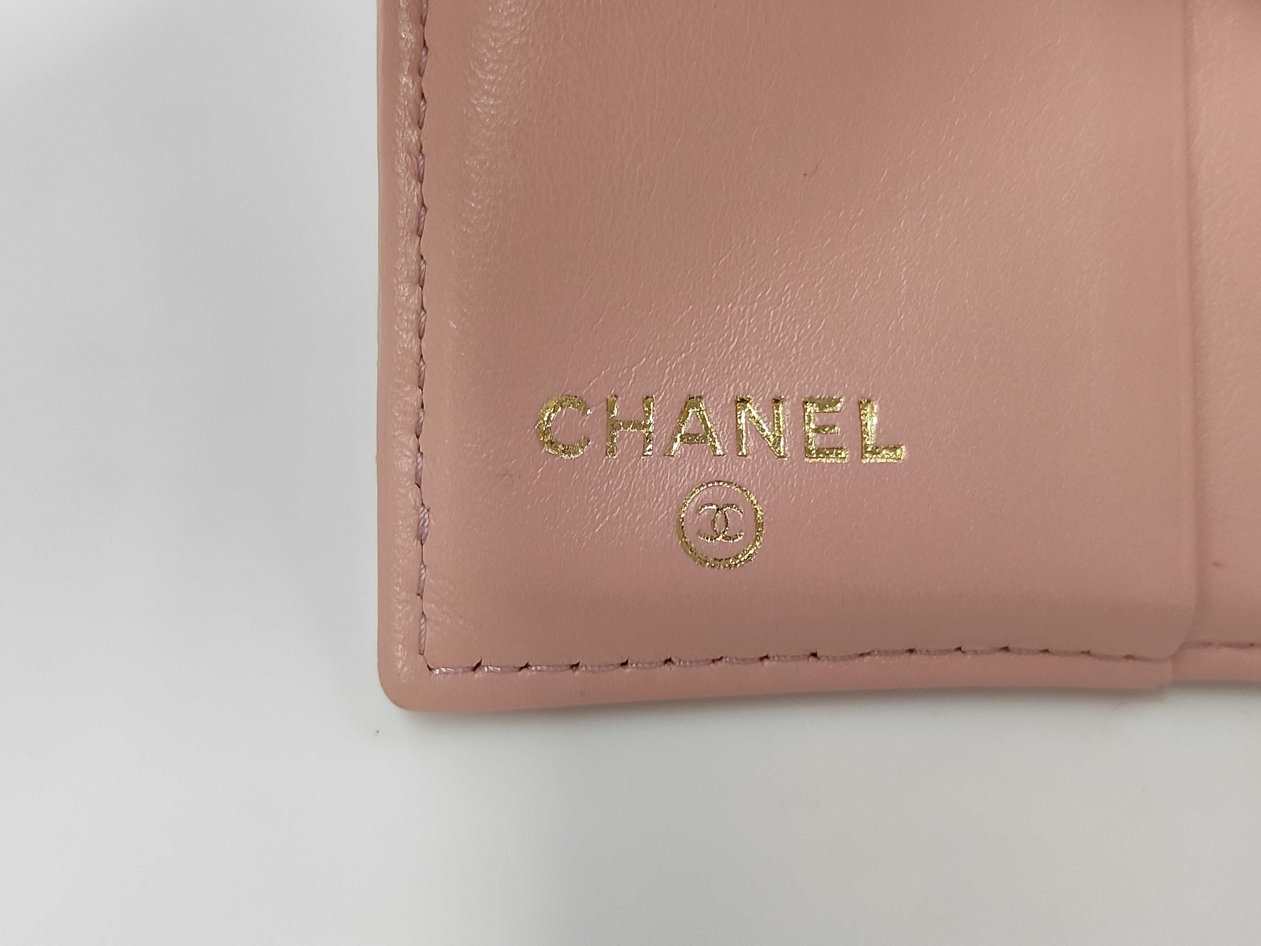 pink caviar leather Matelassé wallet — view 9