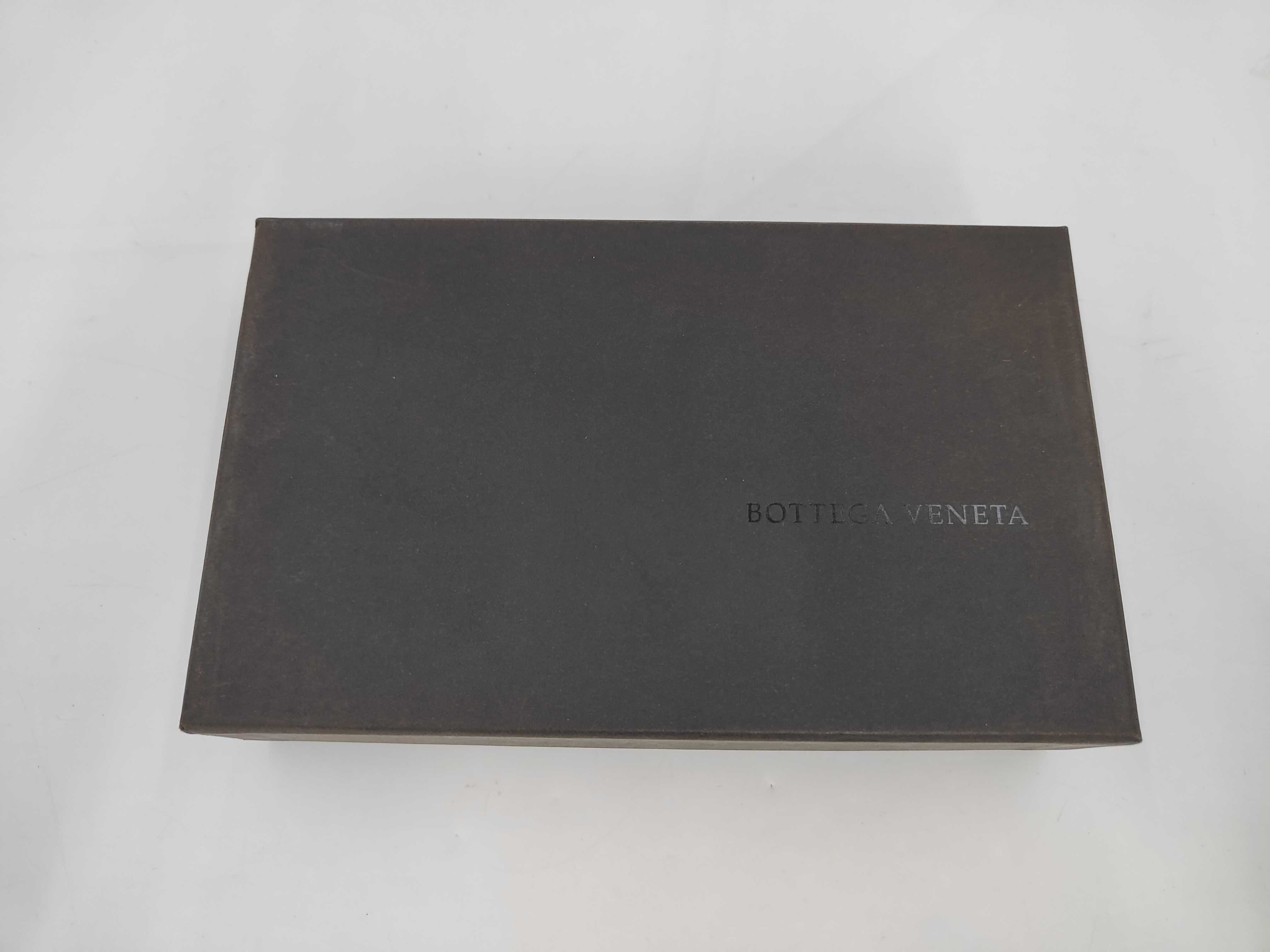 round wallet, brown wallet — view 11