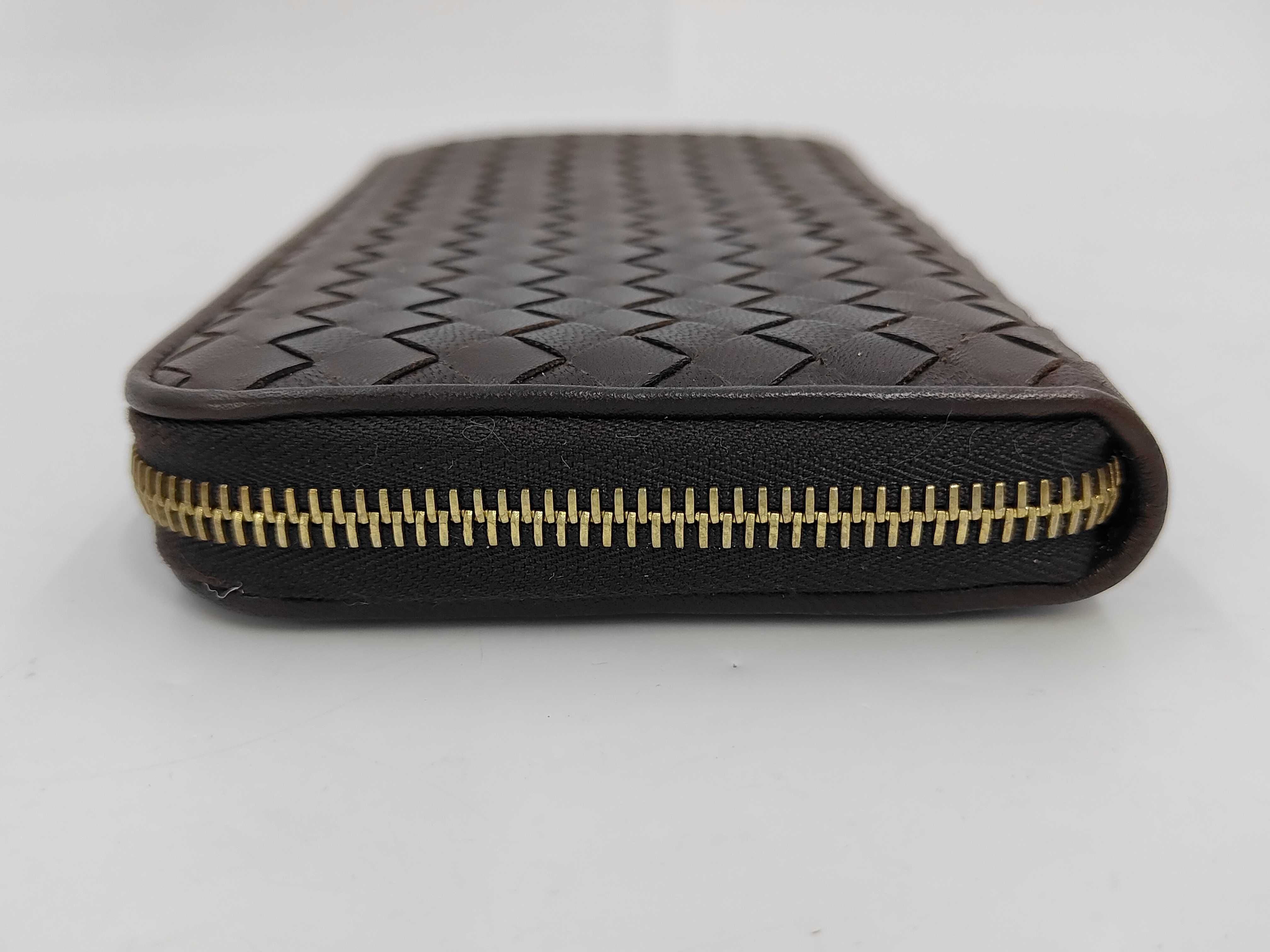round wallet, brown wallet — view 4