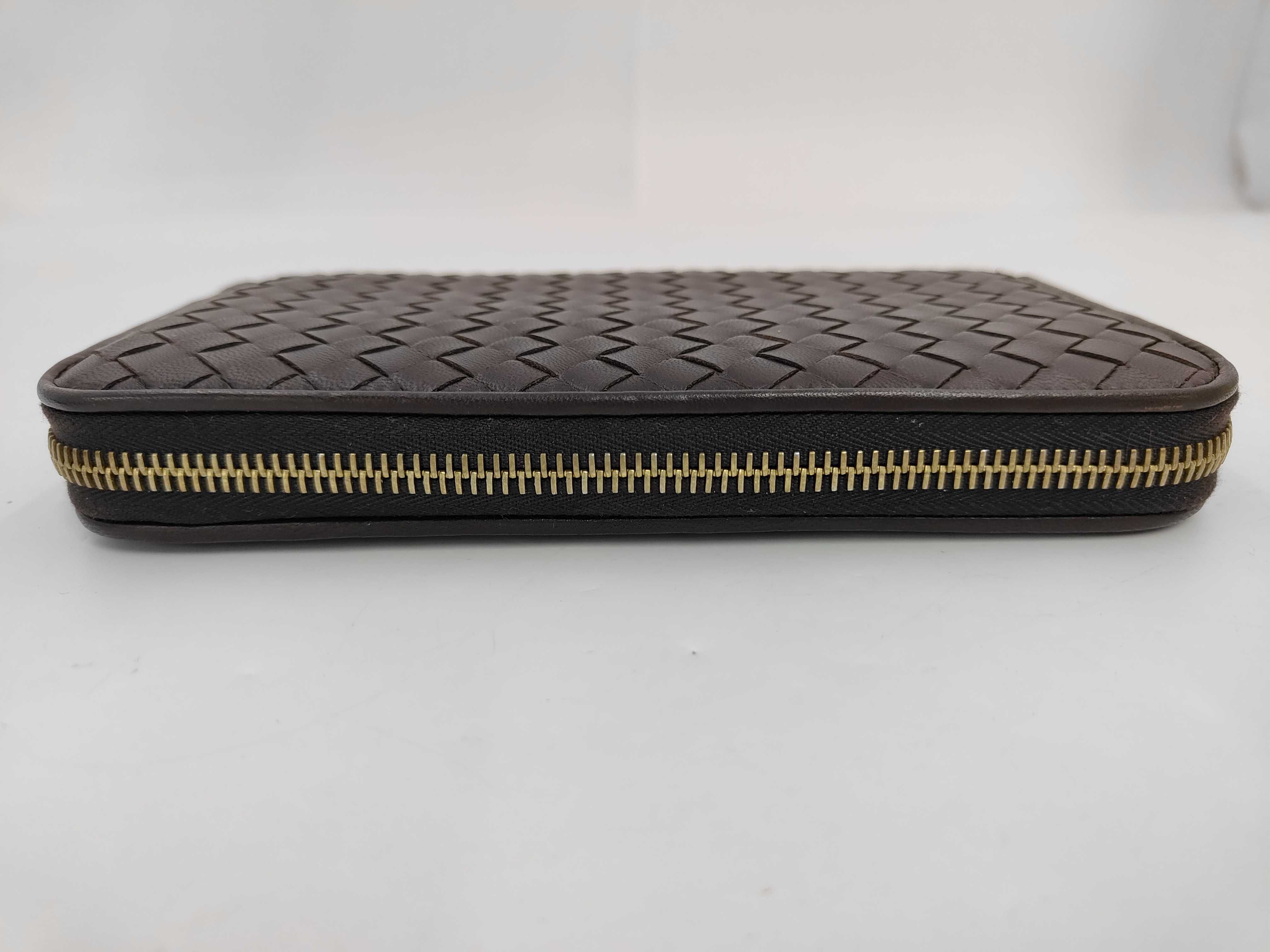 round wallet, brown wallet — view 5