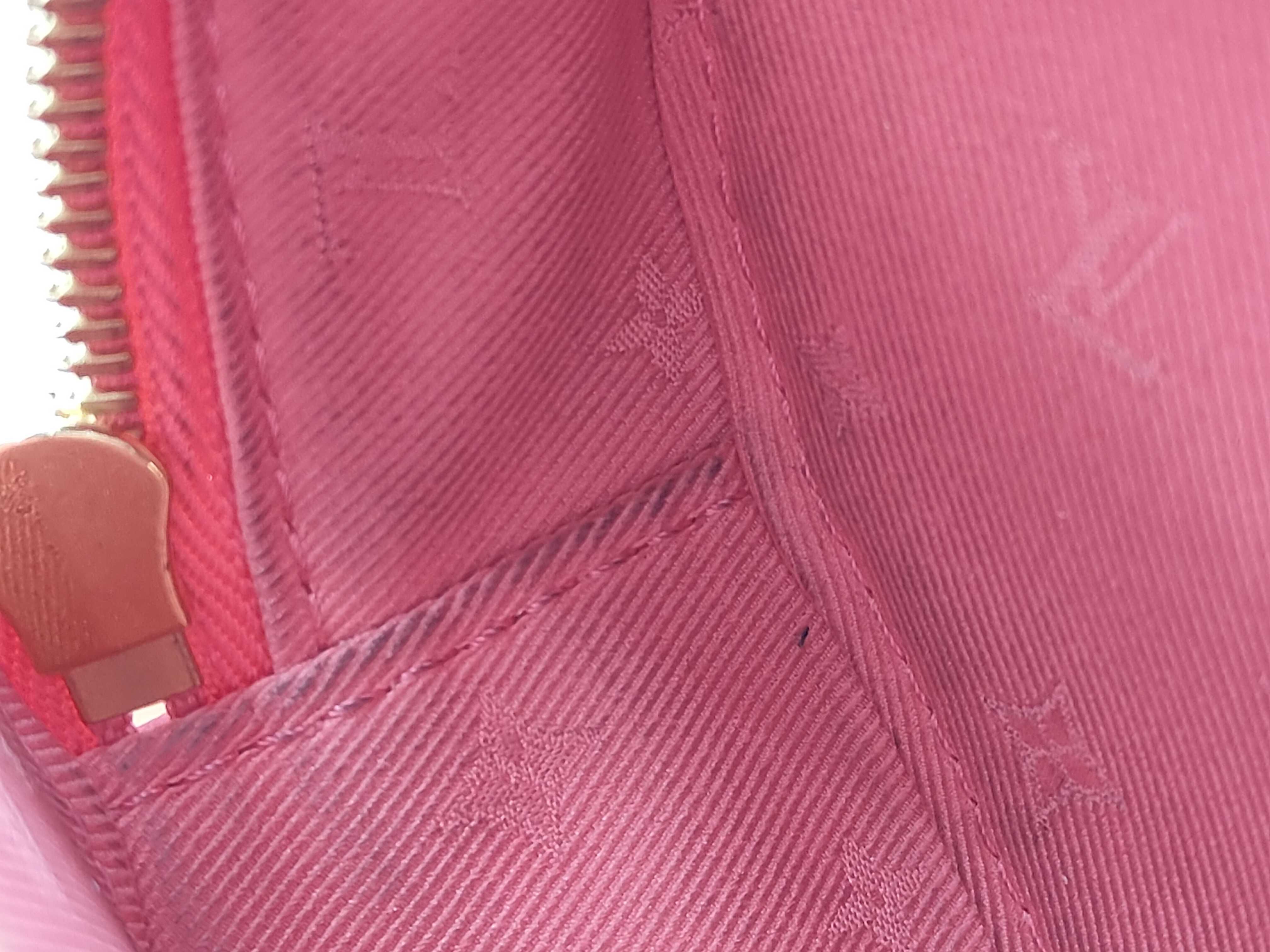 M81893 Pop My Heart Shoulder Bag Pink Heart Handbag — view 10