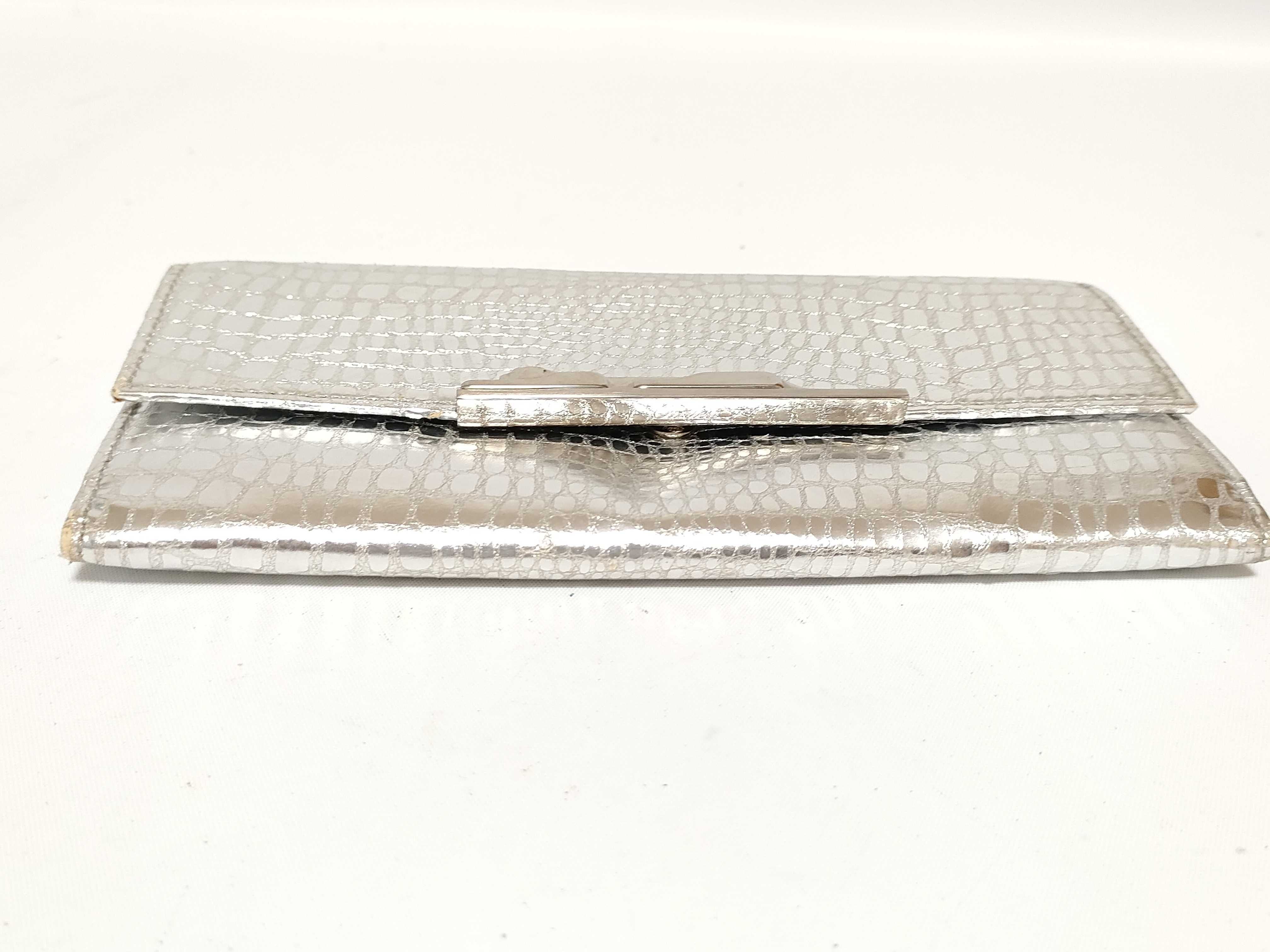 long wallet, box, card holder, dust bag. — view 3