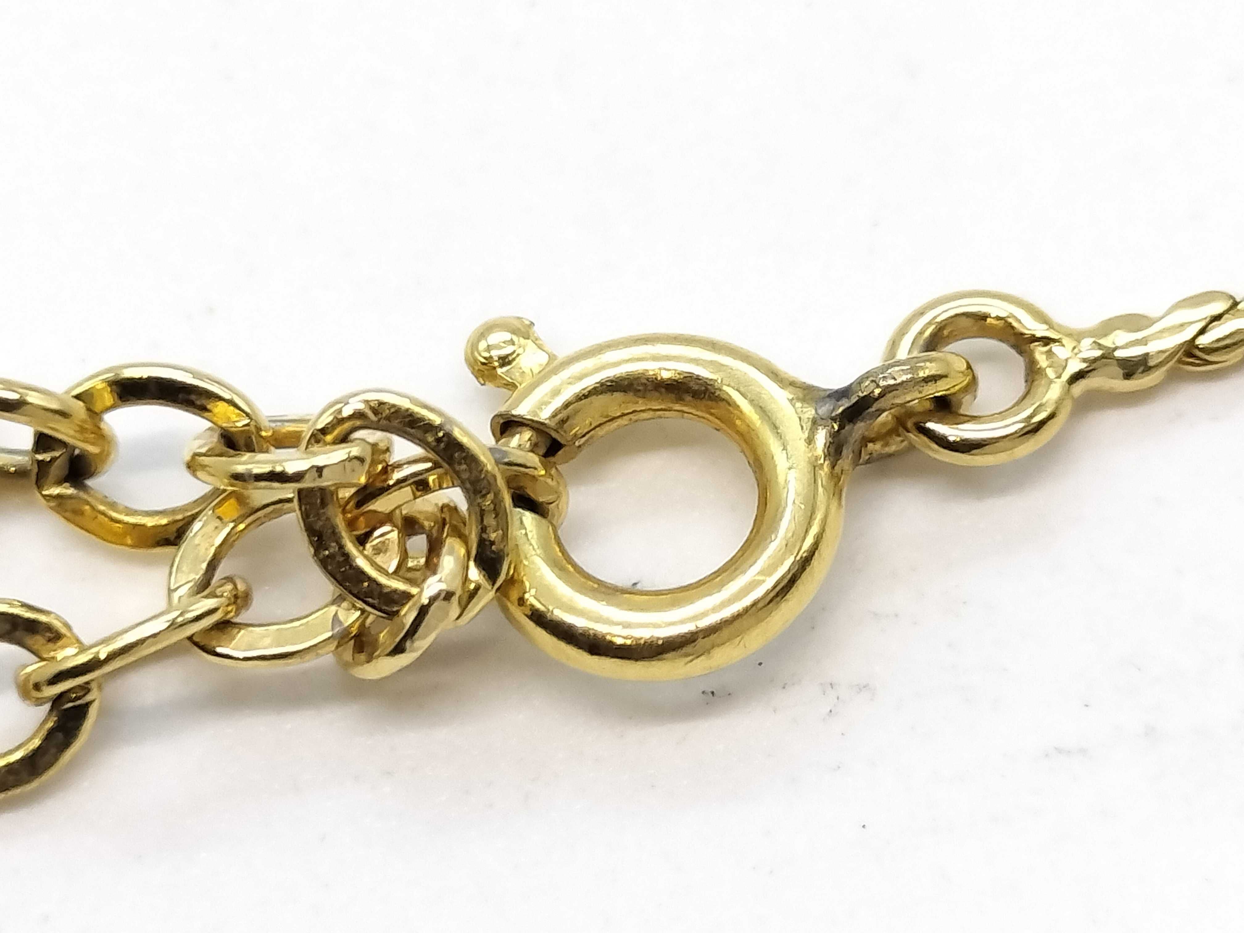 V-shaped necklace — view 5