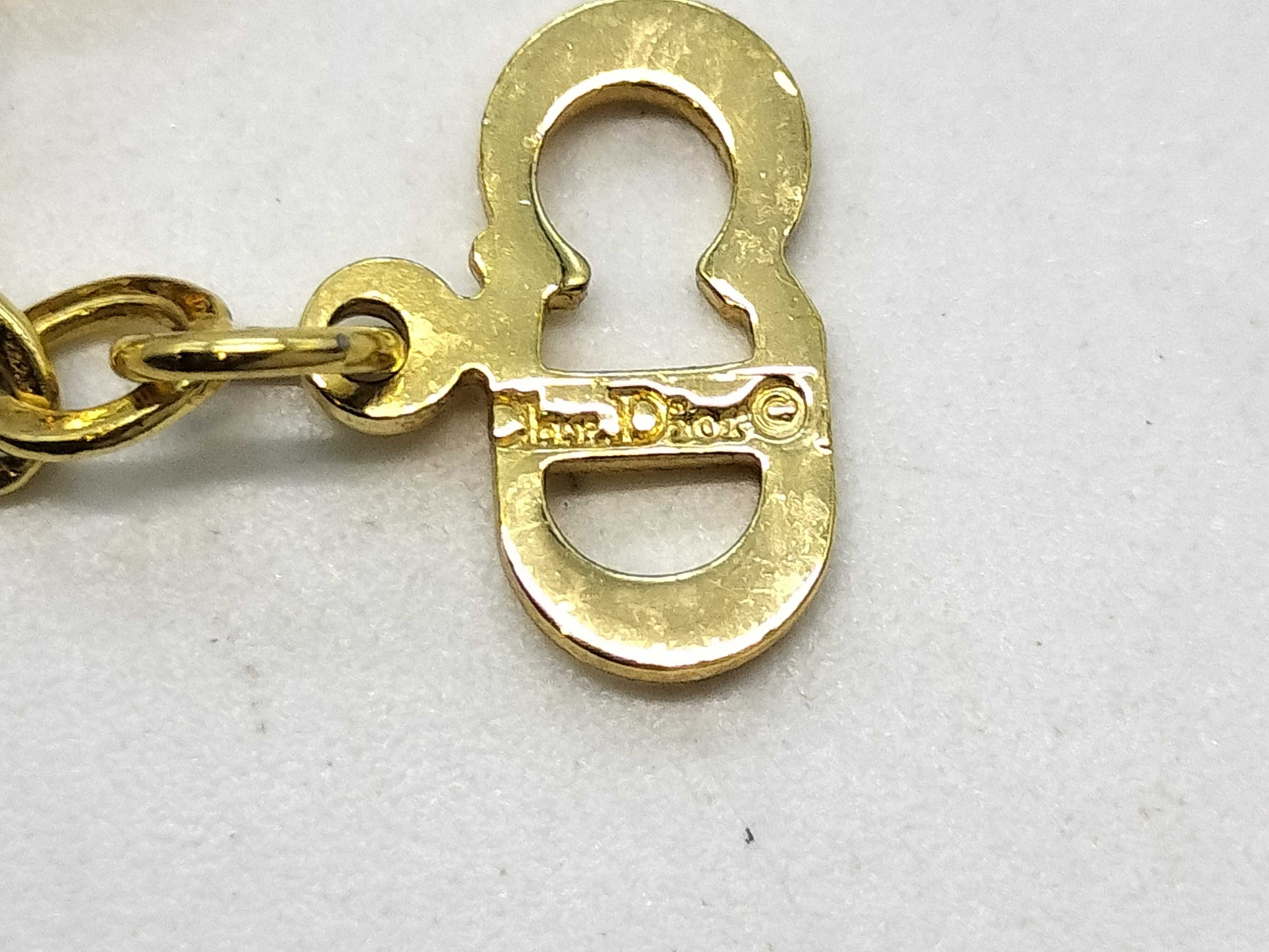 V-shaped necklace — view 6