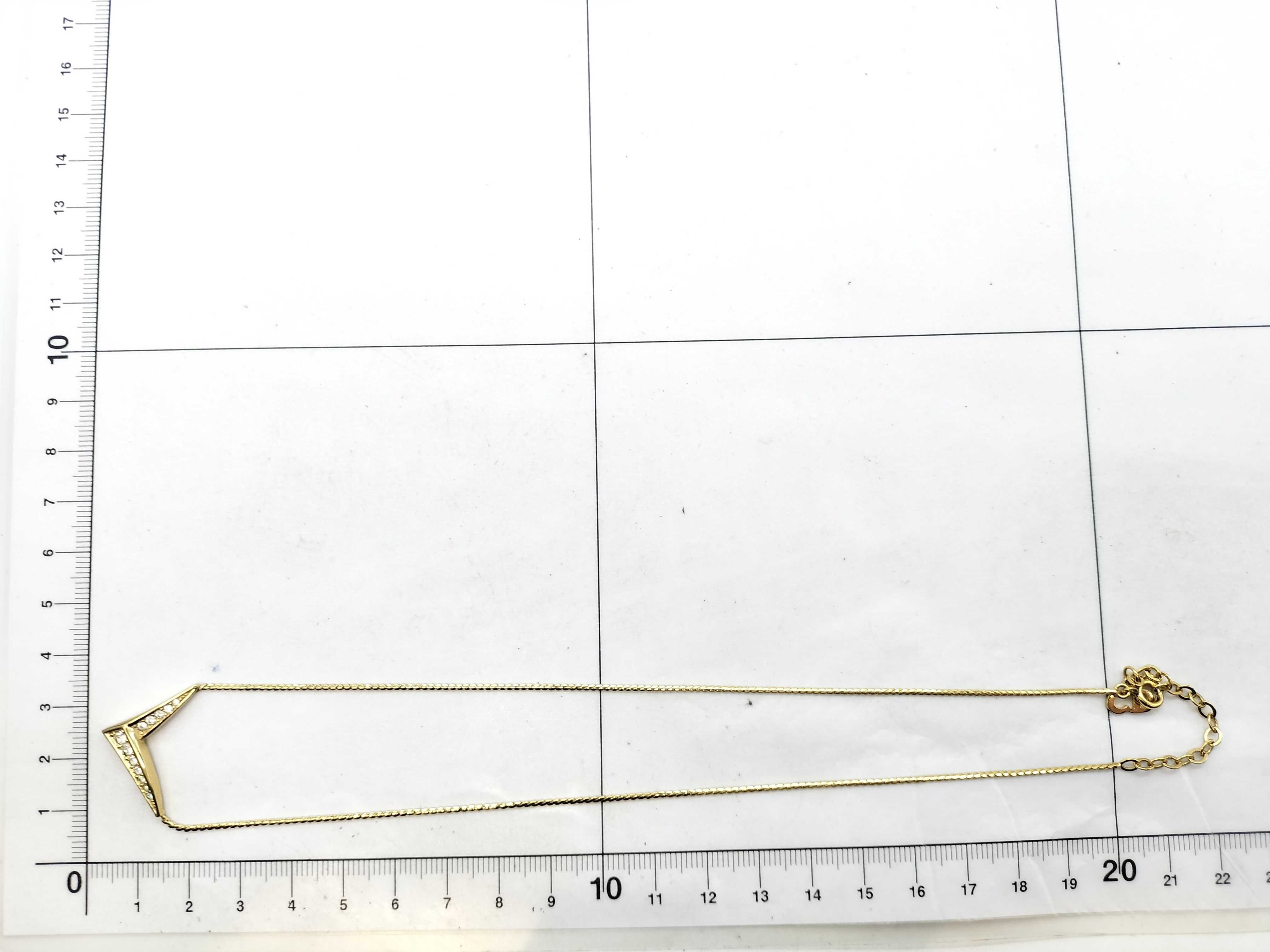 V-shaped necklace — view 7