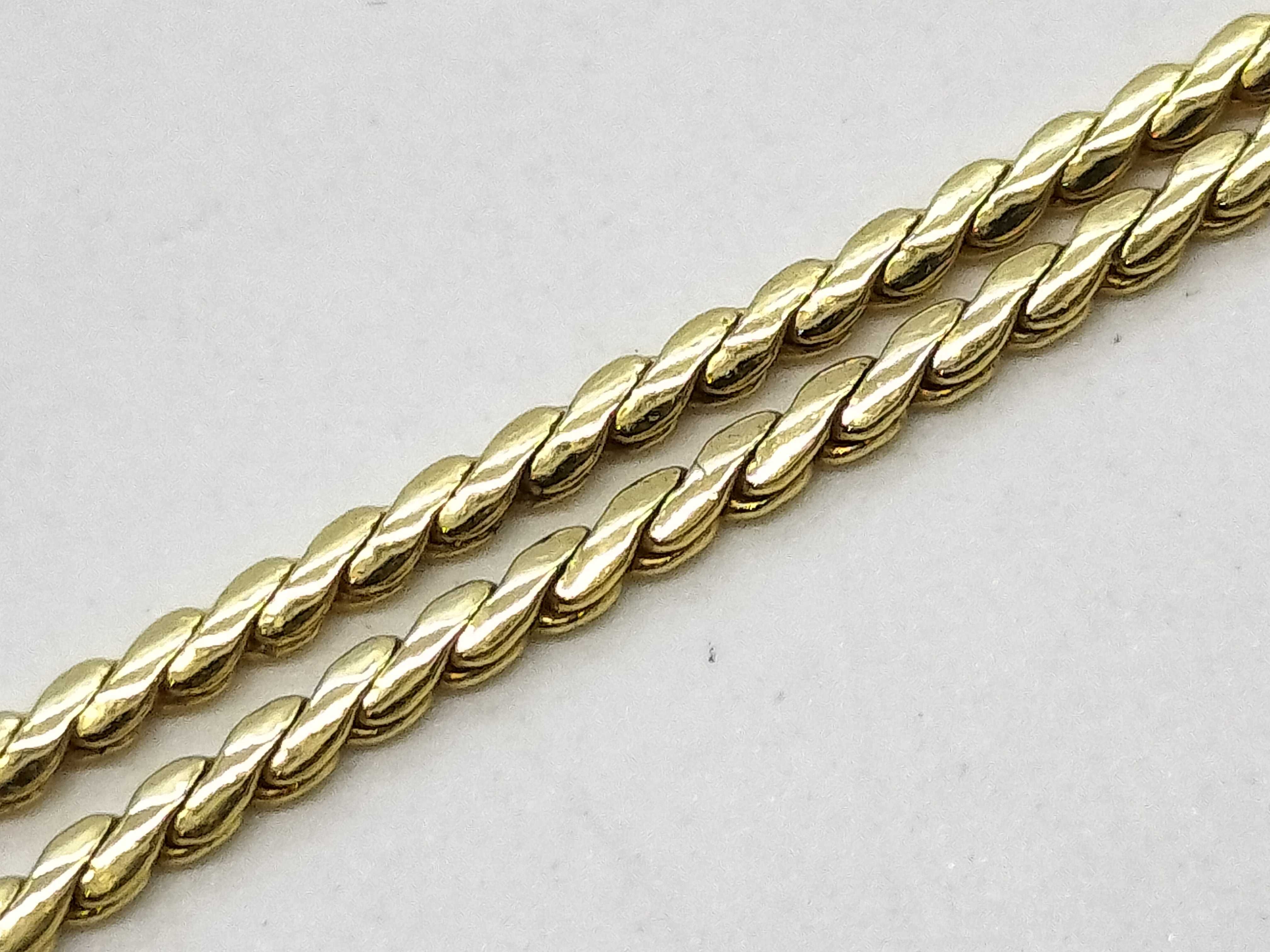V-shaped necklace — view 8
