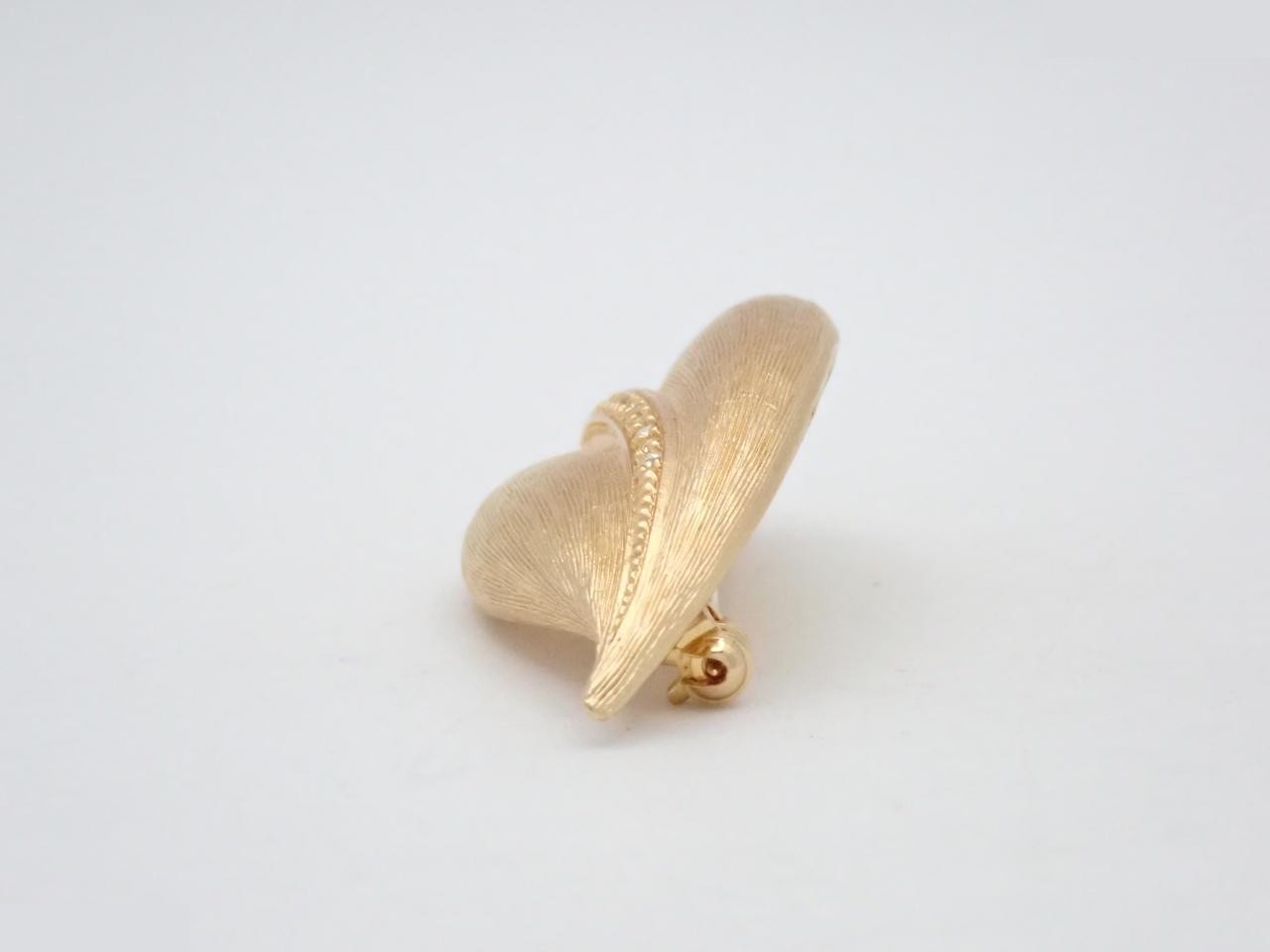 brooch — view 3
