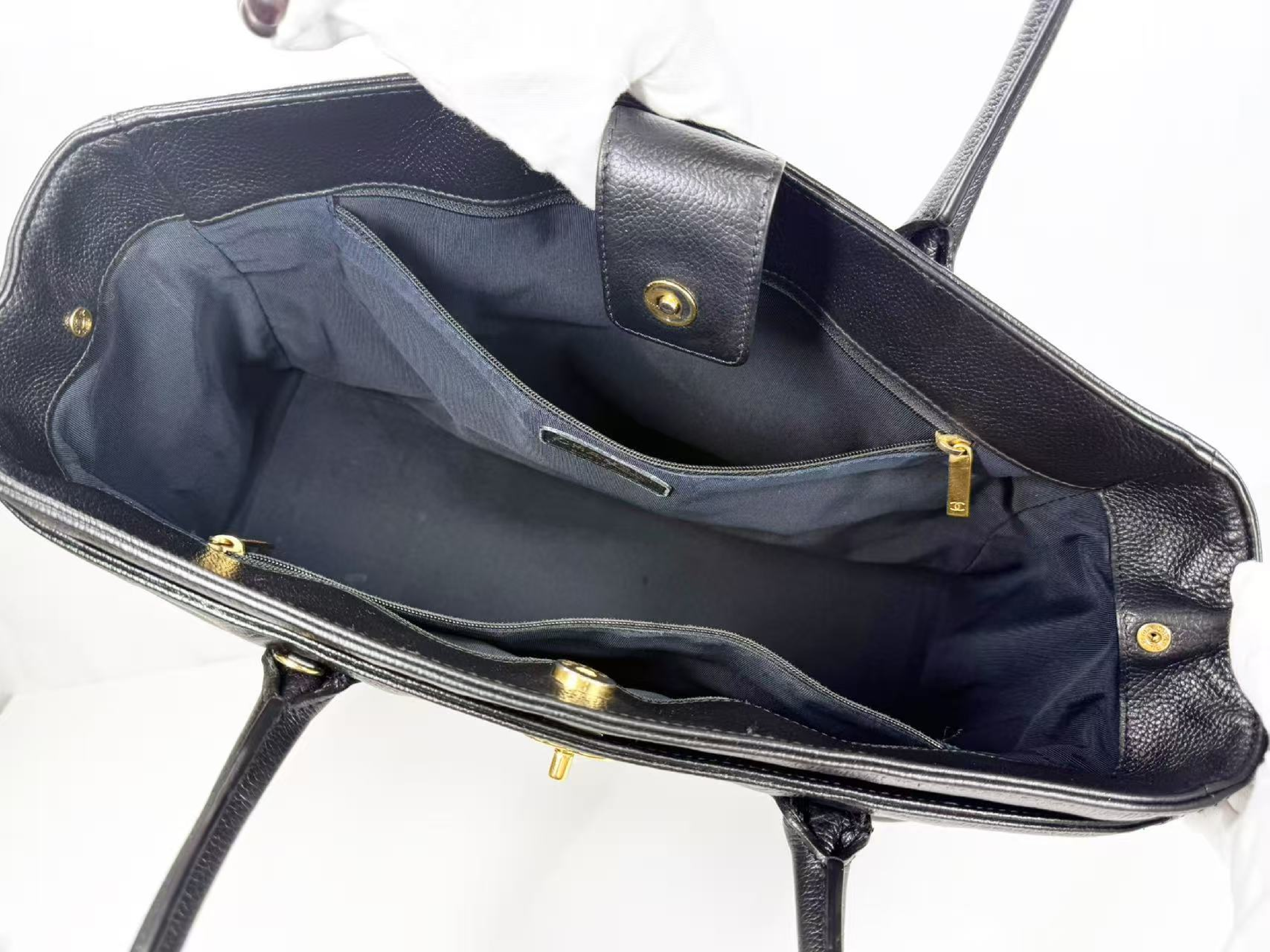 Black Executive Tote Bag, W35/H24/D14cm (approx.), serial number in the 18 range. Includes shoulder strap, pouch, authenticity card, and seal. Vintage gold hardware. Item number 18023968. — view 13
