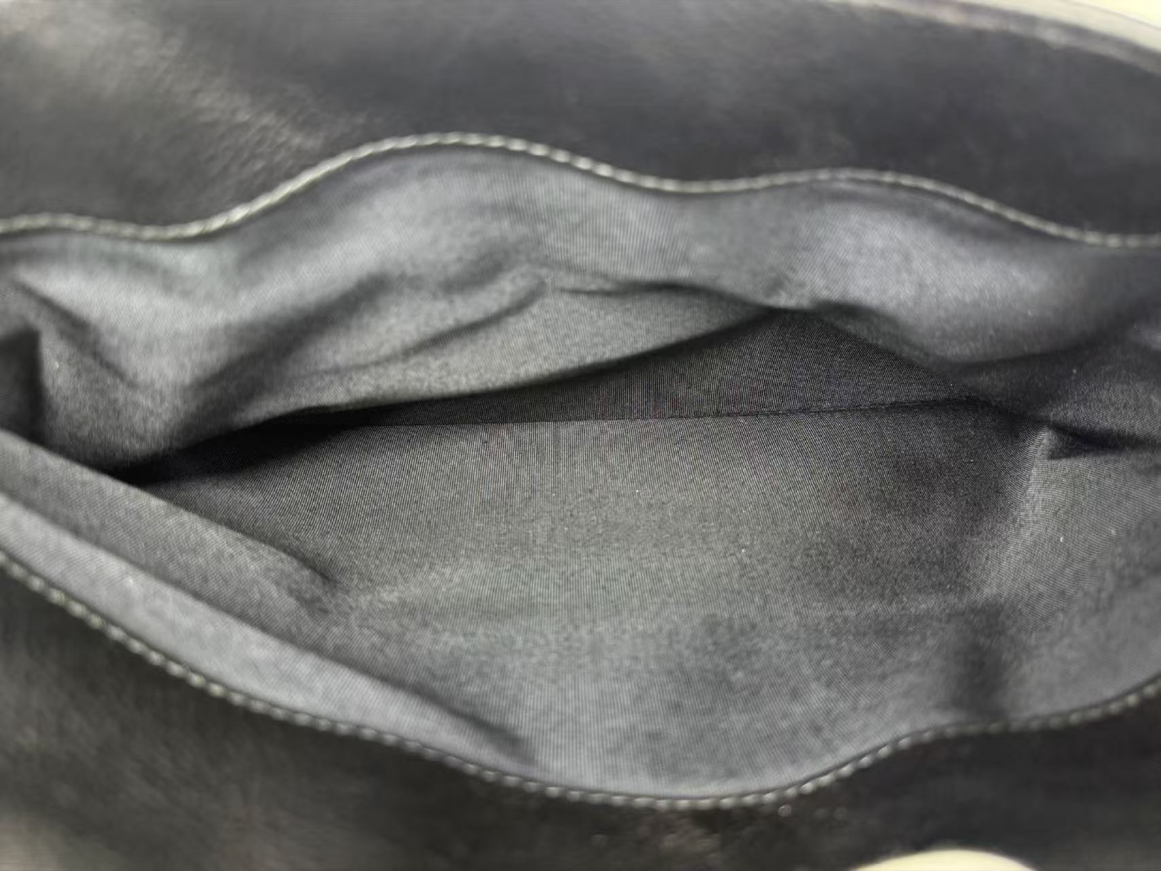 Black Executive Tote Bag, W35/H24/D14cm (approx.), serial number in the 18 range. Includes shoulder strap, pouch, authenticity card, and seal. Vintage gold hardware. Item number 18023968. — view 14