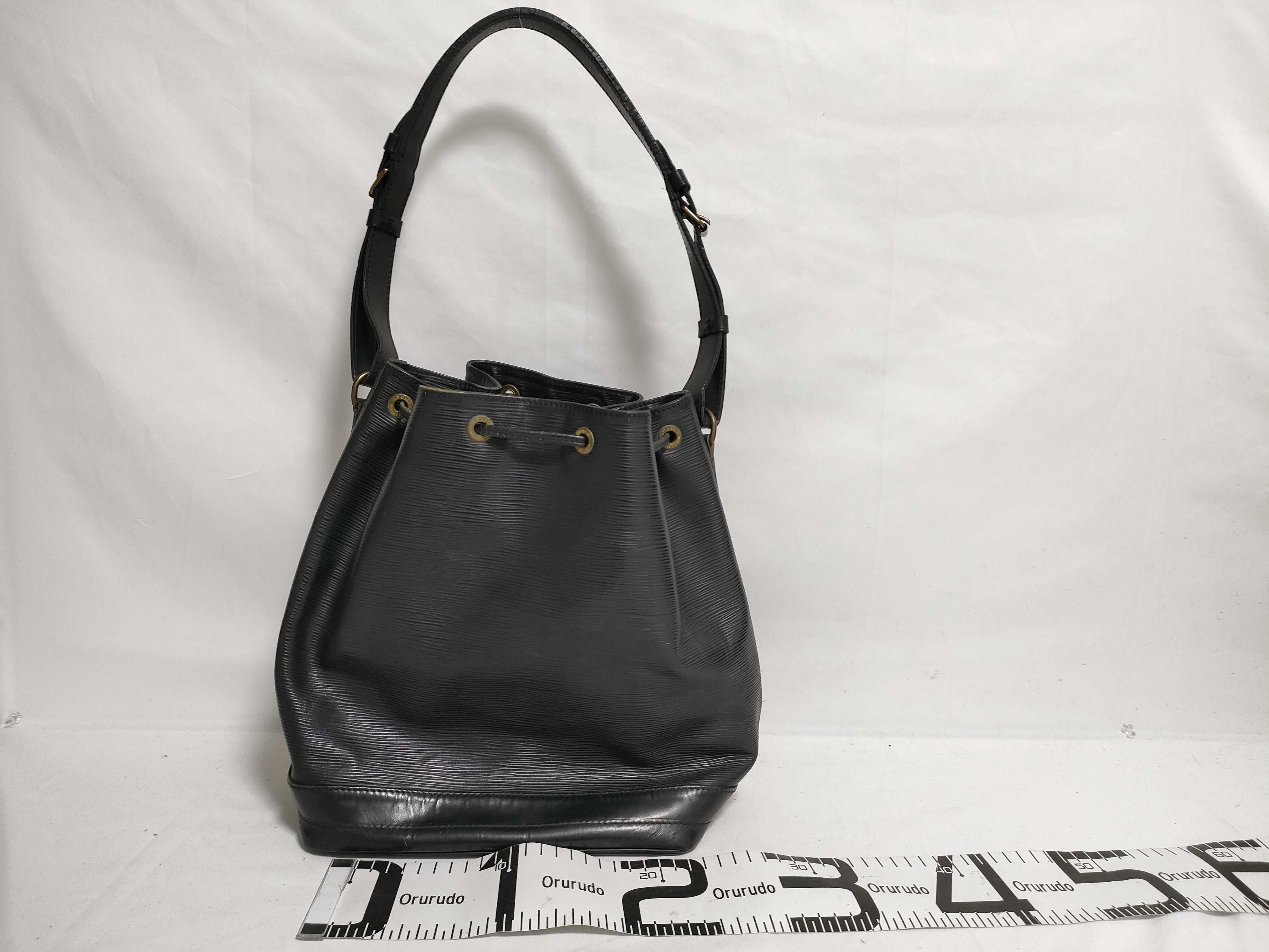 Epi Noe Shoulder Bag, Black, M59002 A20960 — view 2