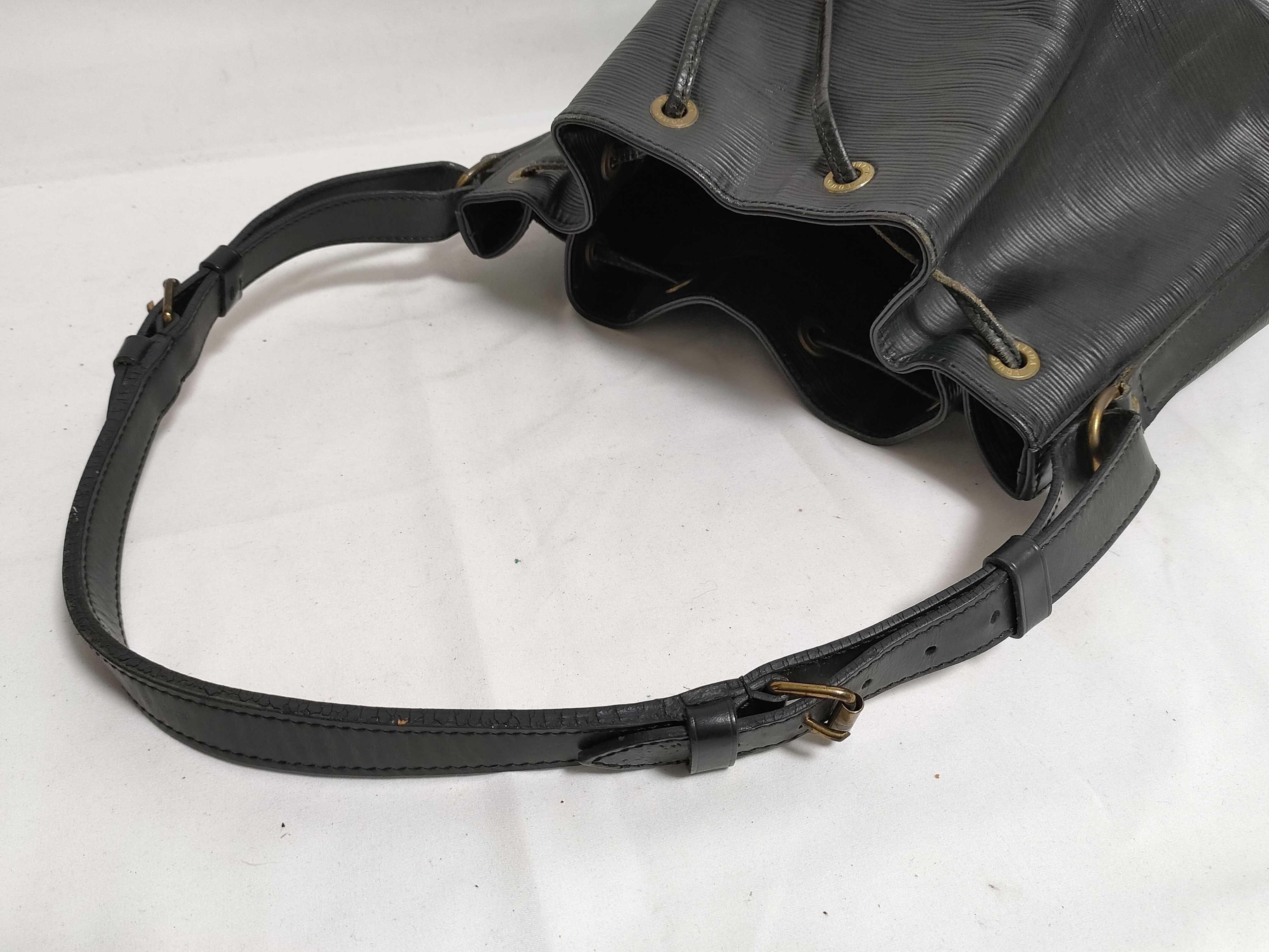 Epi Noe Shoulder Bag, Black, M59002 A20960 — view 3