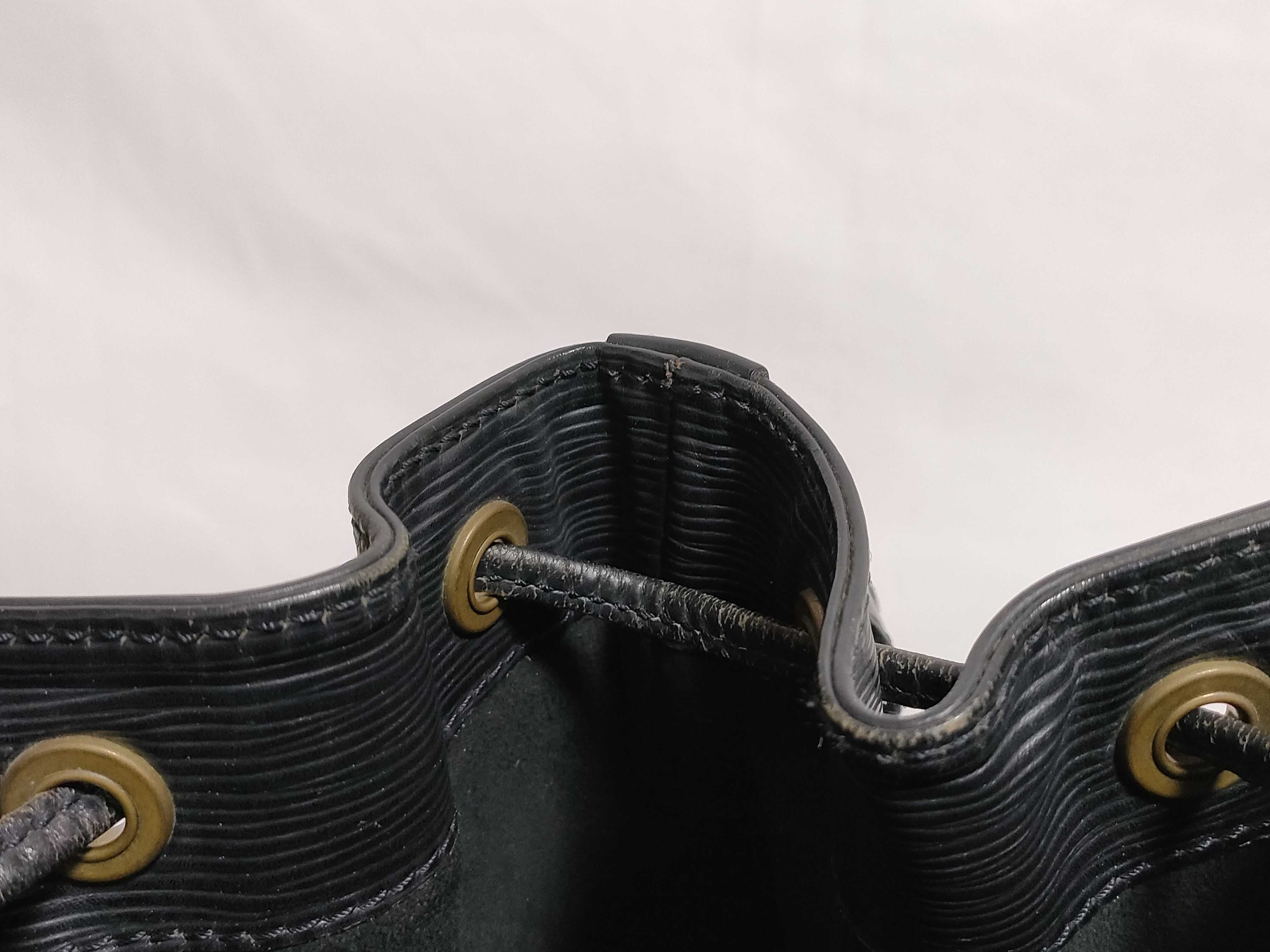 Epi Noe Shoulder Bag, Black, M59002 A20960 — view 8