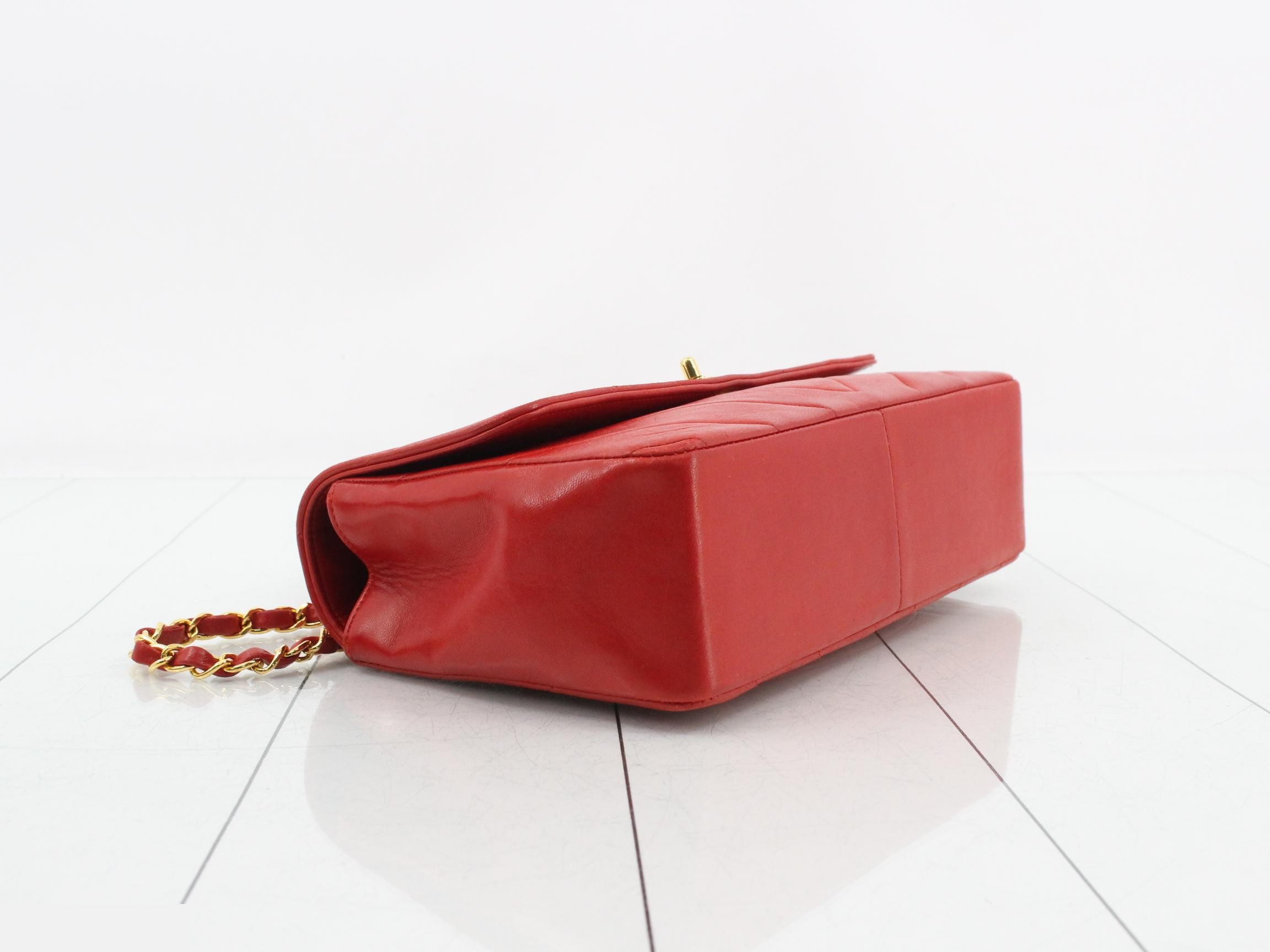 V-stitch leather 2-way chain shoulder/handbag, red — view 5