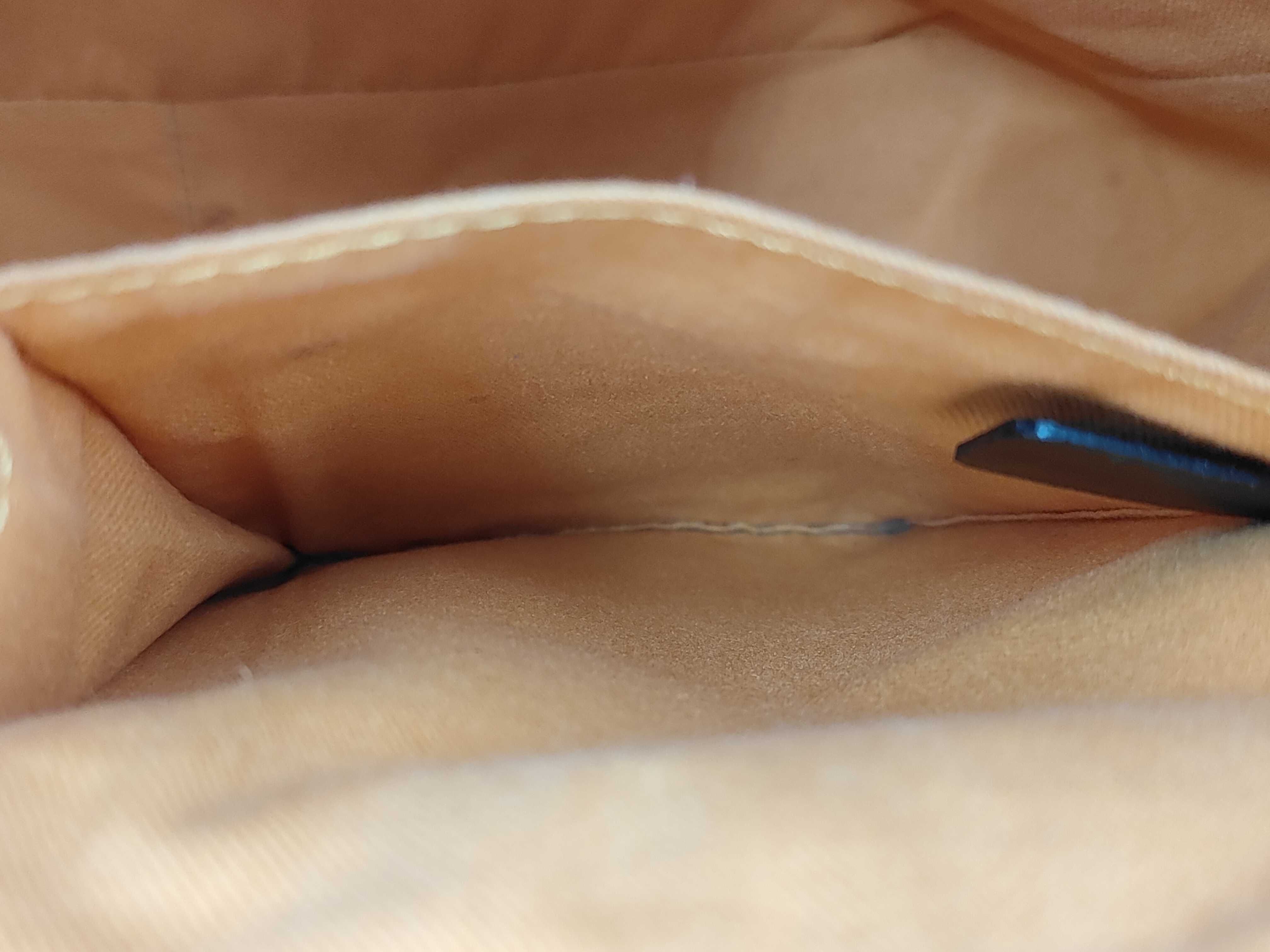 Grand Bleu MM Shoulder Bag, Black — view 9