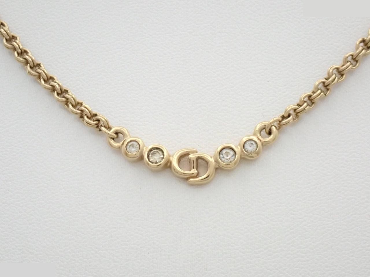 Gold necklace with stone, neck circumference approximately 40cm