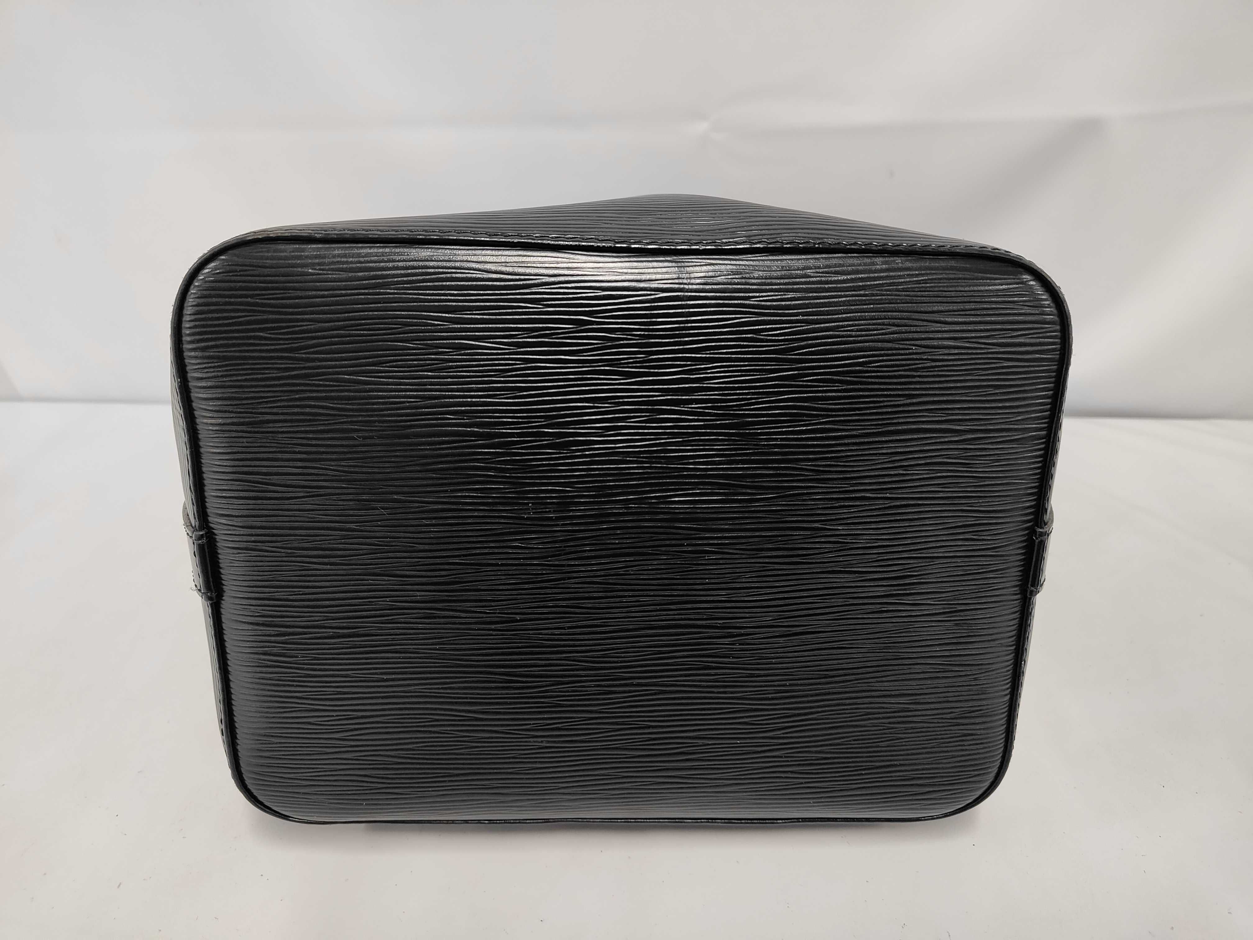 Petit Noé Shoulder Bag — view 3