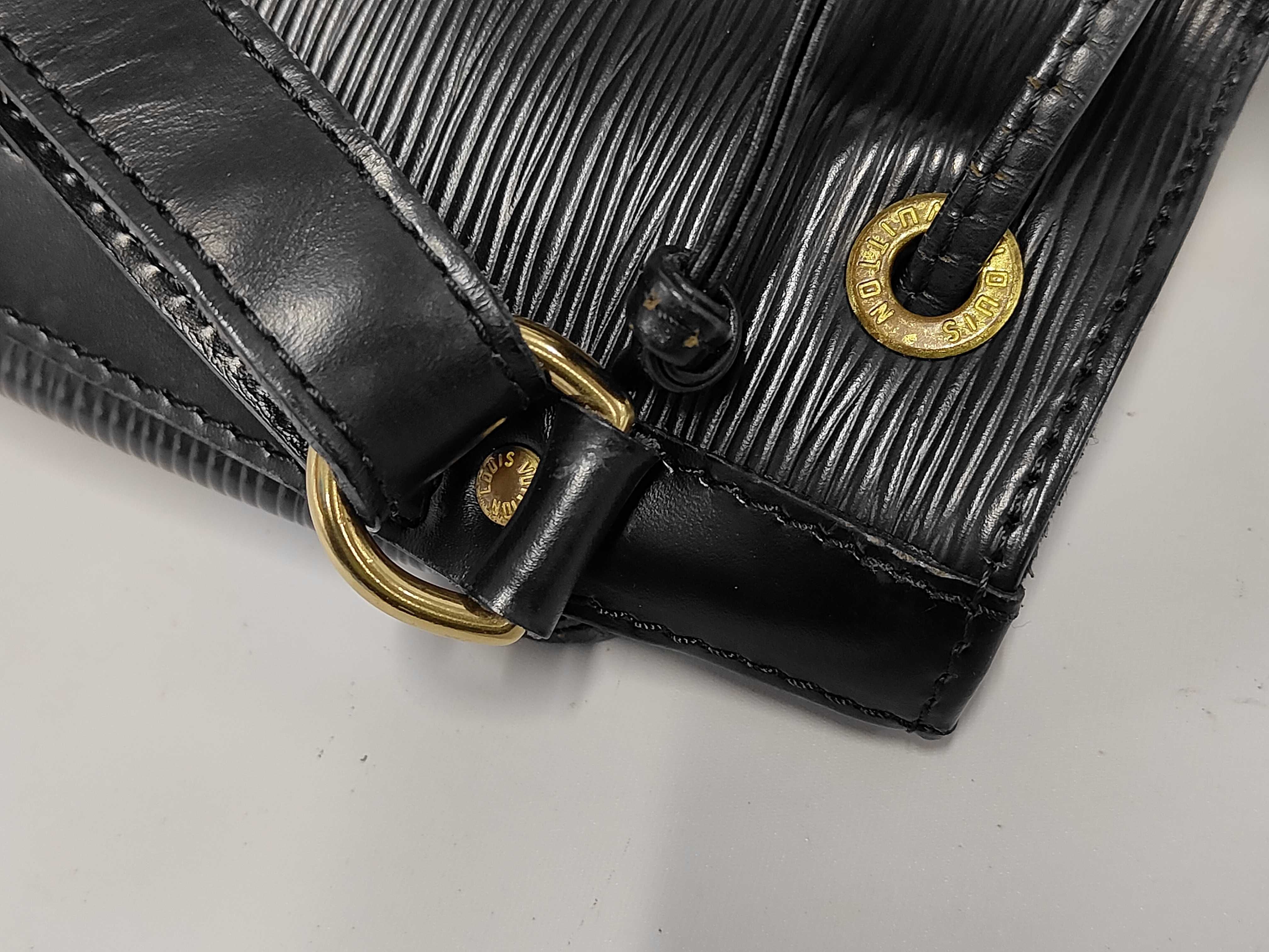 Petit Noé Shoulder Bag — view 7