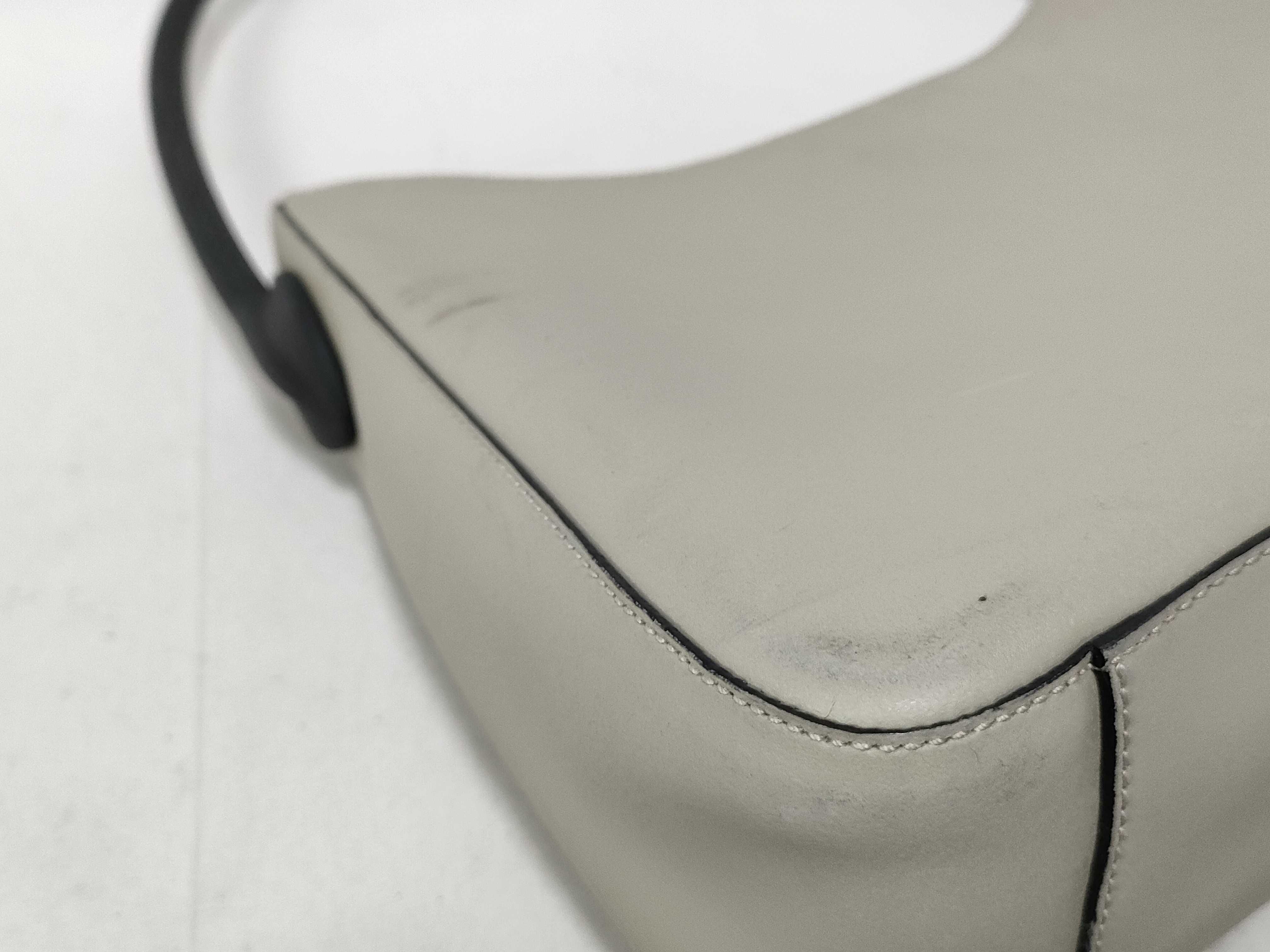 Archive One-Shoulder Bag Leather Shoulder Bag — view 5