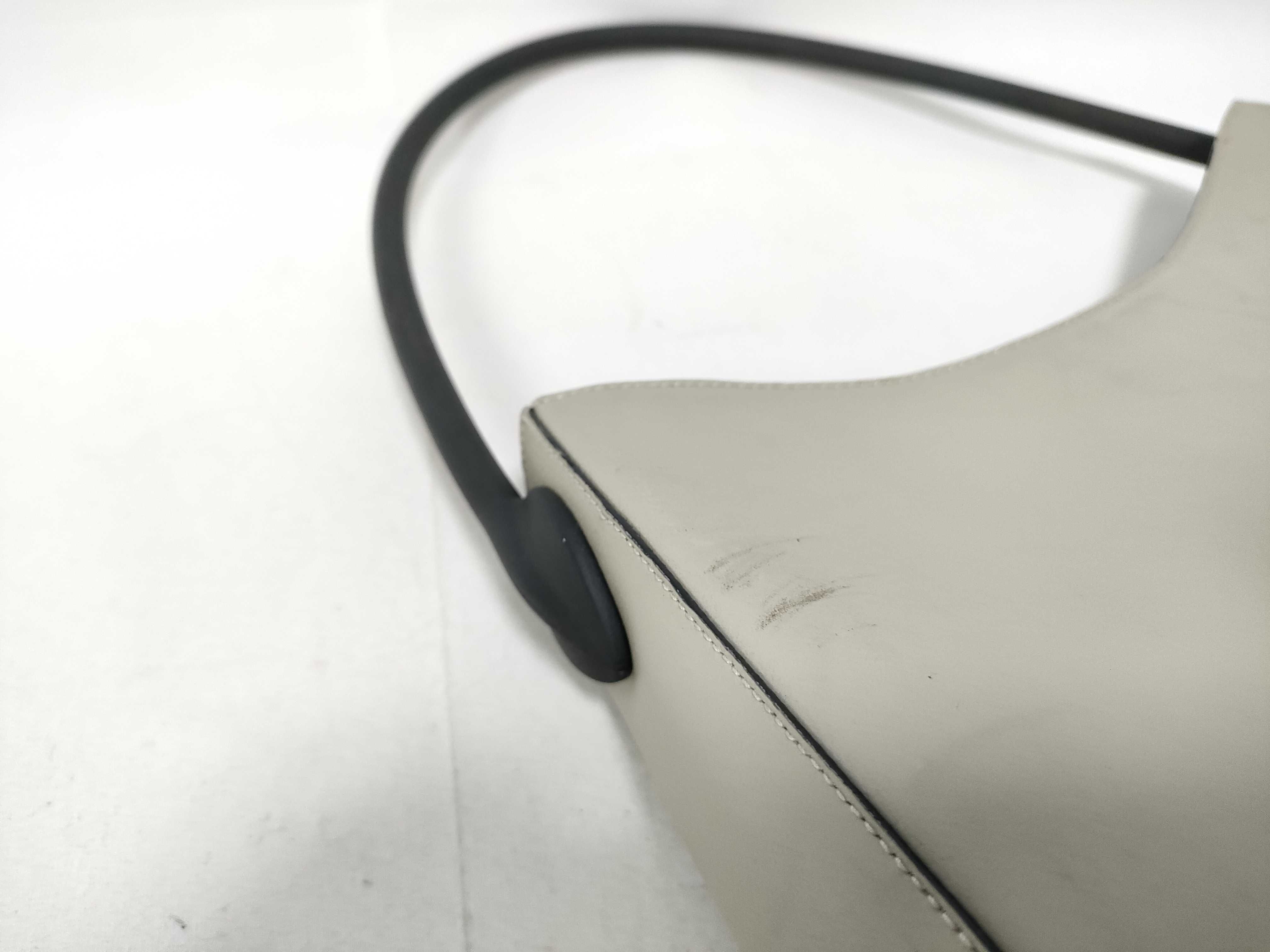 Archive One-Shoulder Bag Leather Shoulder Bag — view 6