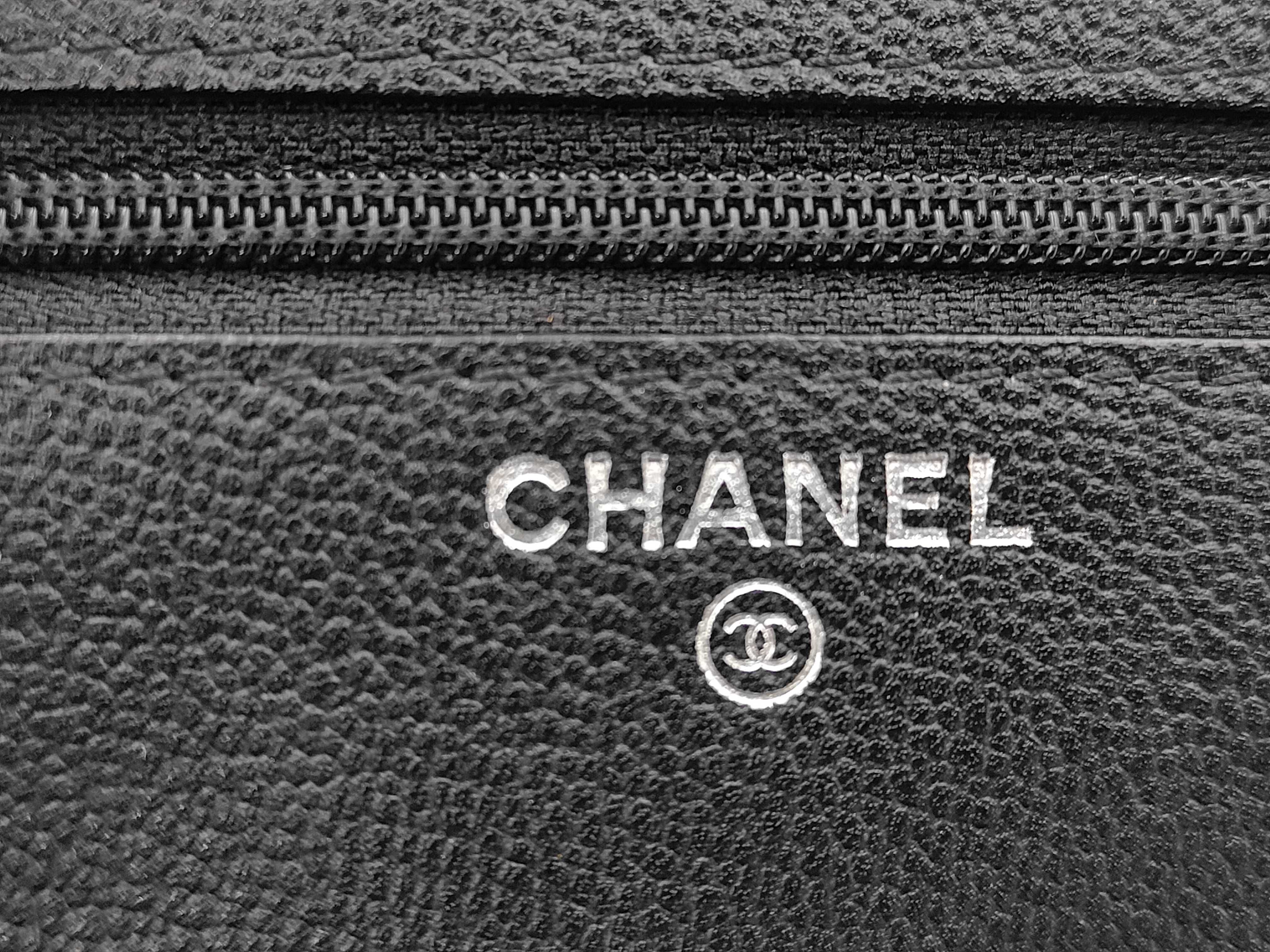 Matelassé Chain Wallet Shoulder Bag — view 11