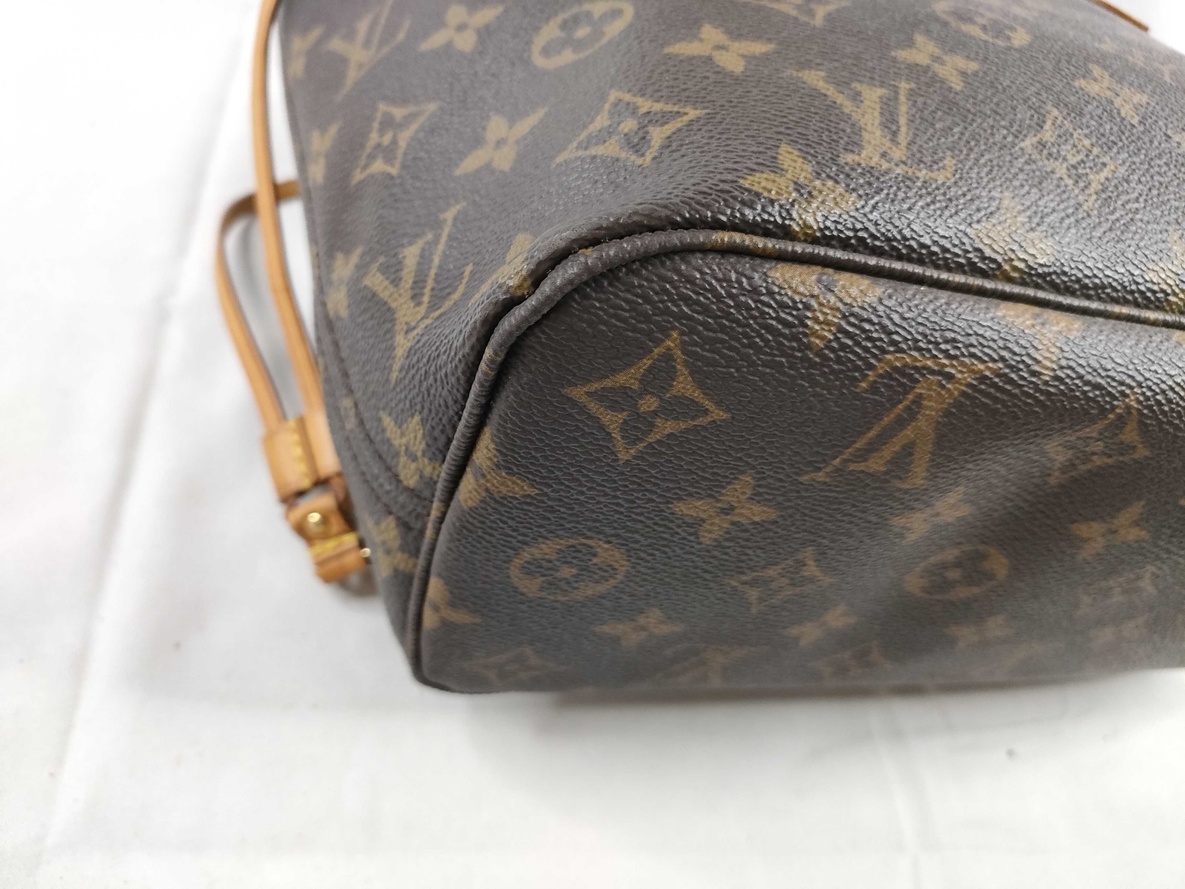 Monogram Louis Vuitton Neverfull Tote Bag — view 3