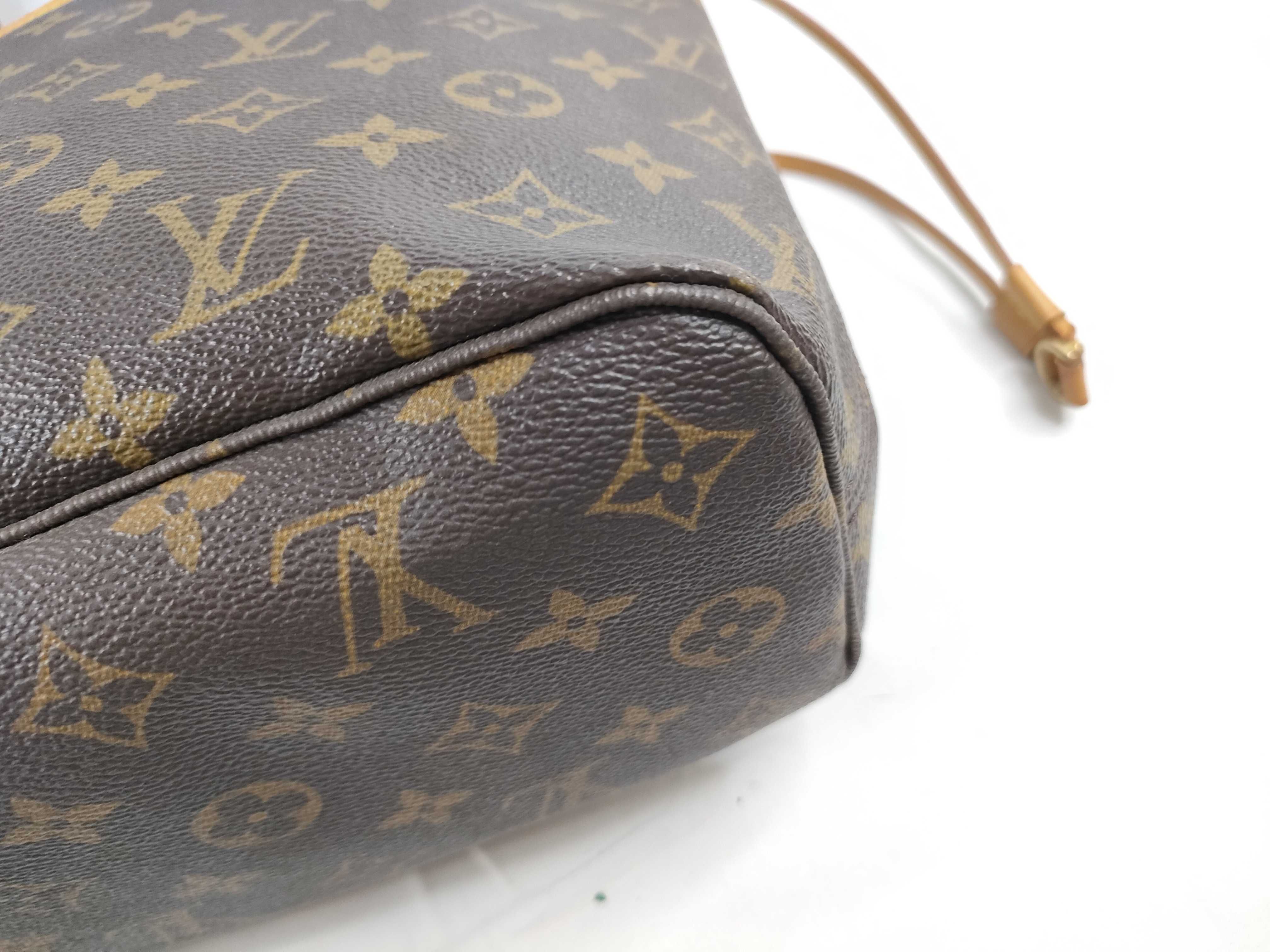 Monogram Louis Vuitton Neverfull Tote Bag — view 5