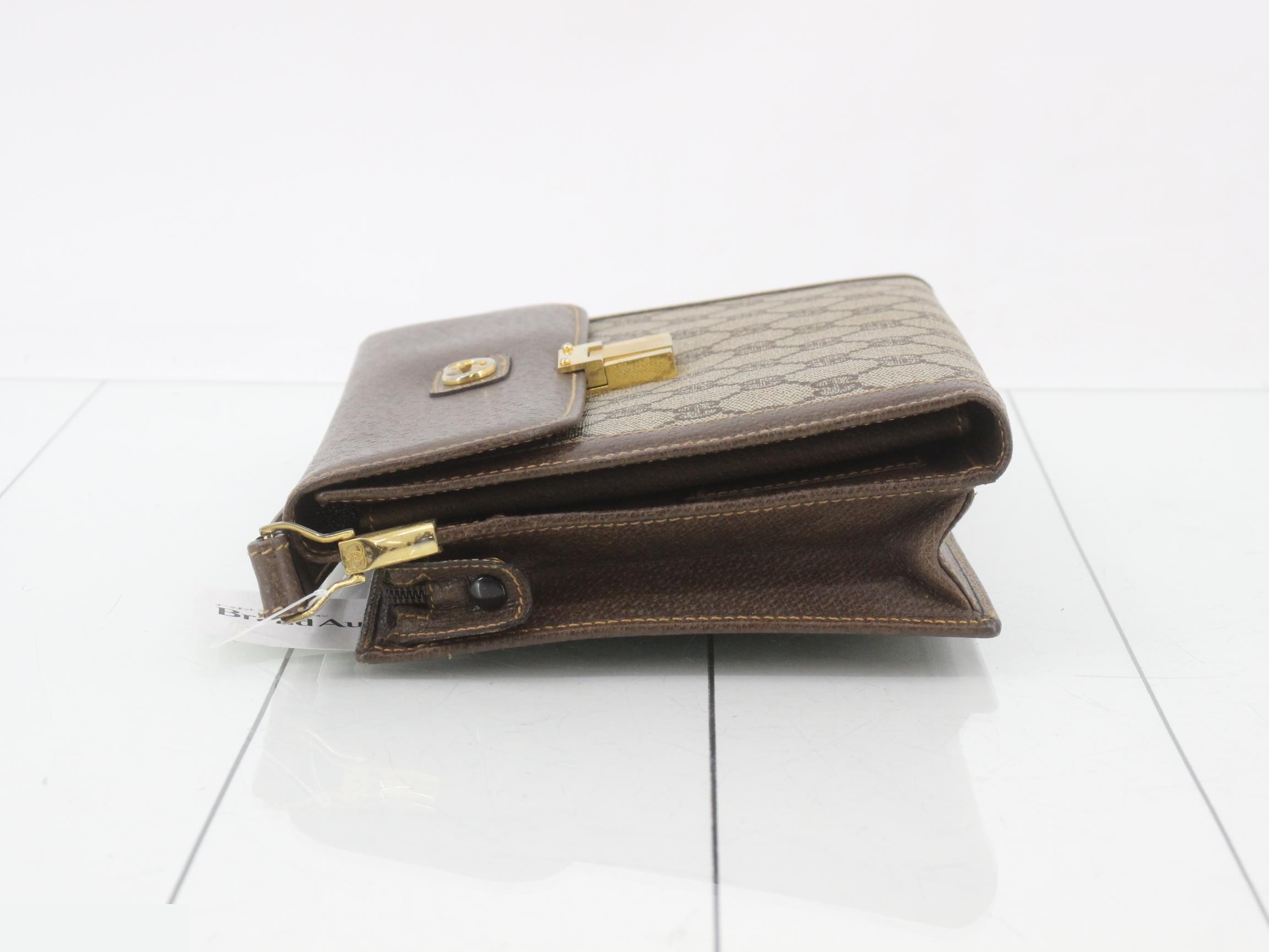 GG Supreme Canvas Clutch Bag — view 4