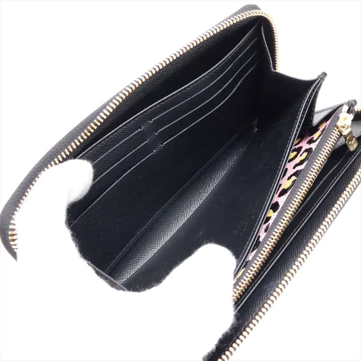 Wild at Heart Zippy Wallet M80683 Black Round Zip Wallet (RFID detected) — view 5