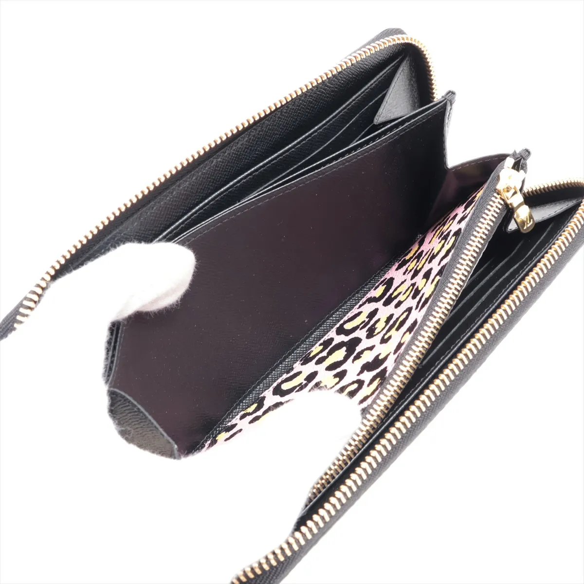 Wild at Heart Zippy Wallet M80683 Black Round Zip Wallet (RFID detected) — view 7