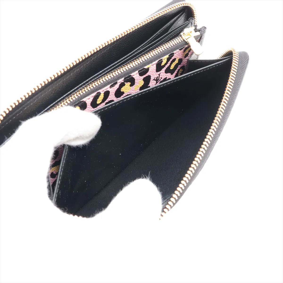 Wild at Heart Zippy Wallet M80683 Black Round Zip Wallet (RFID detected) — view 9