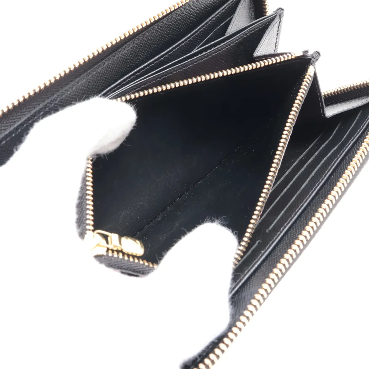 Wild at Heart Zippy Wallet M80683 Black Round Zip Wallet (RFID detected) — view 10