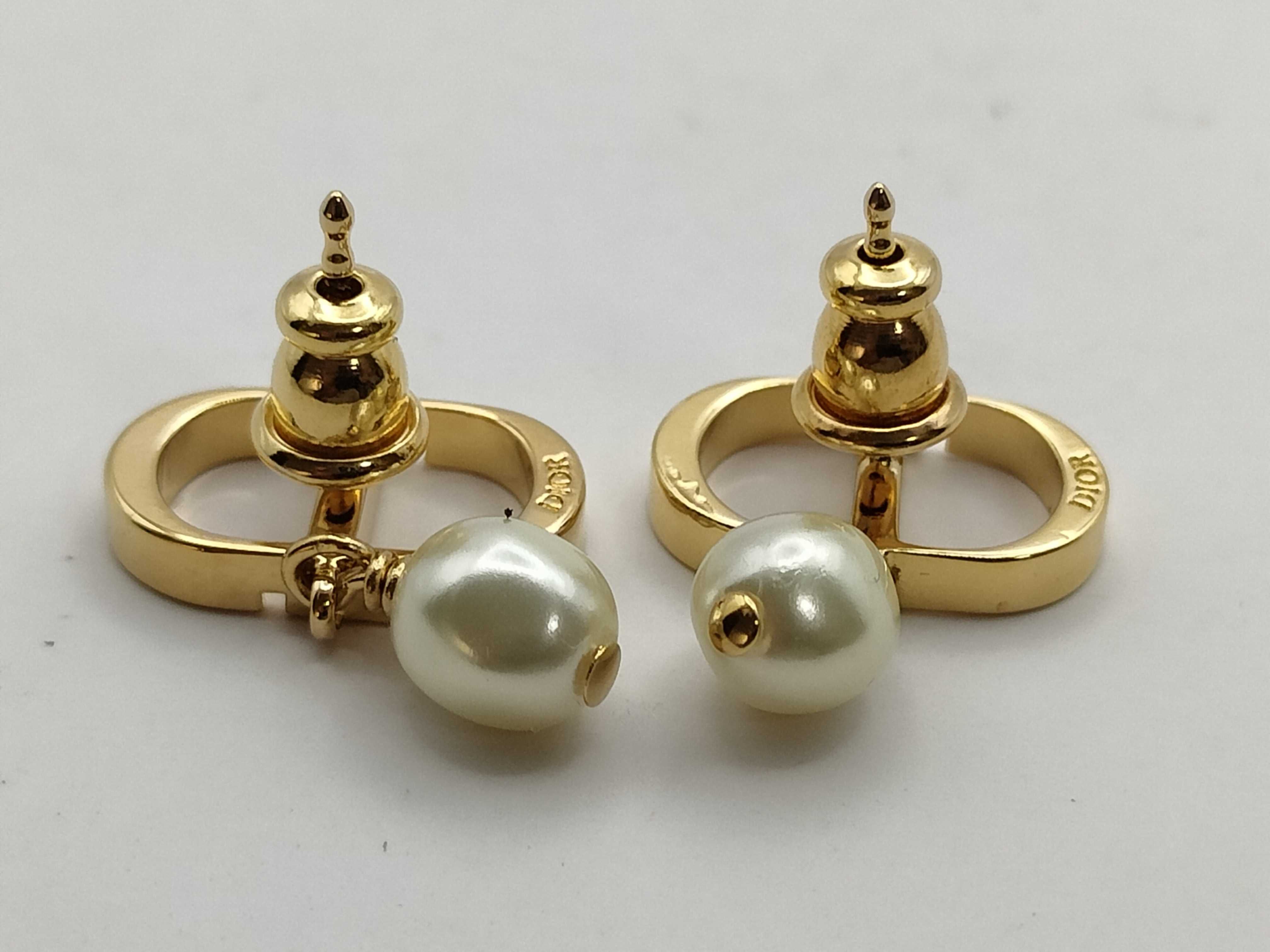 Petite CD Resin Pearl Earrings — view 4