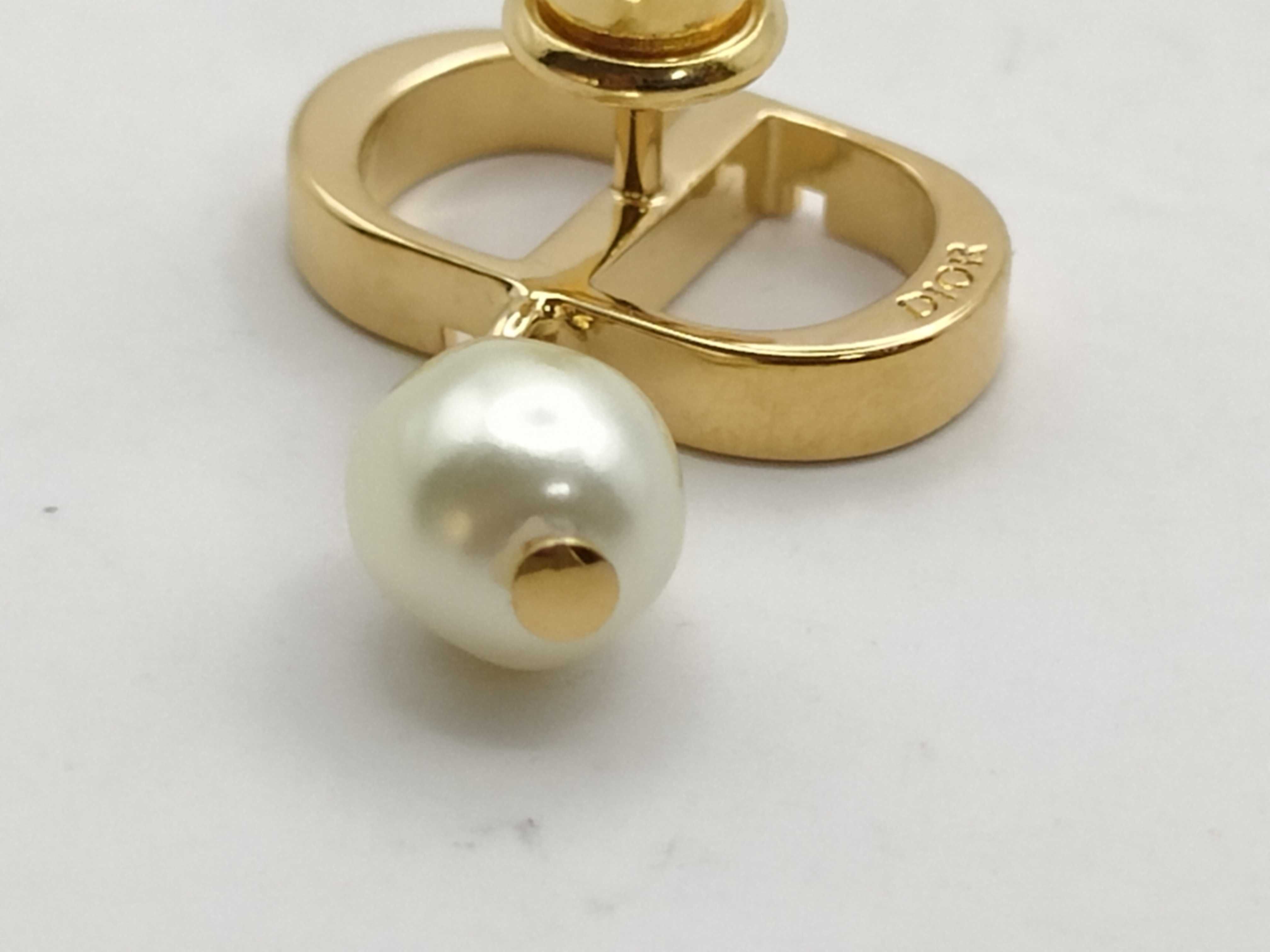 Petite CD Resin Pearl Earrings — view 7
