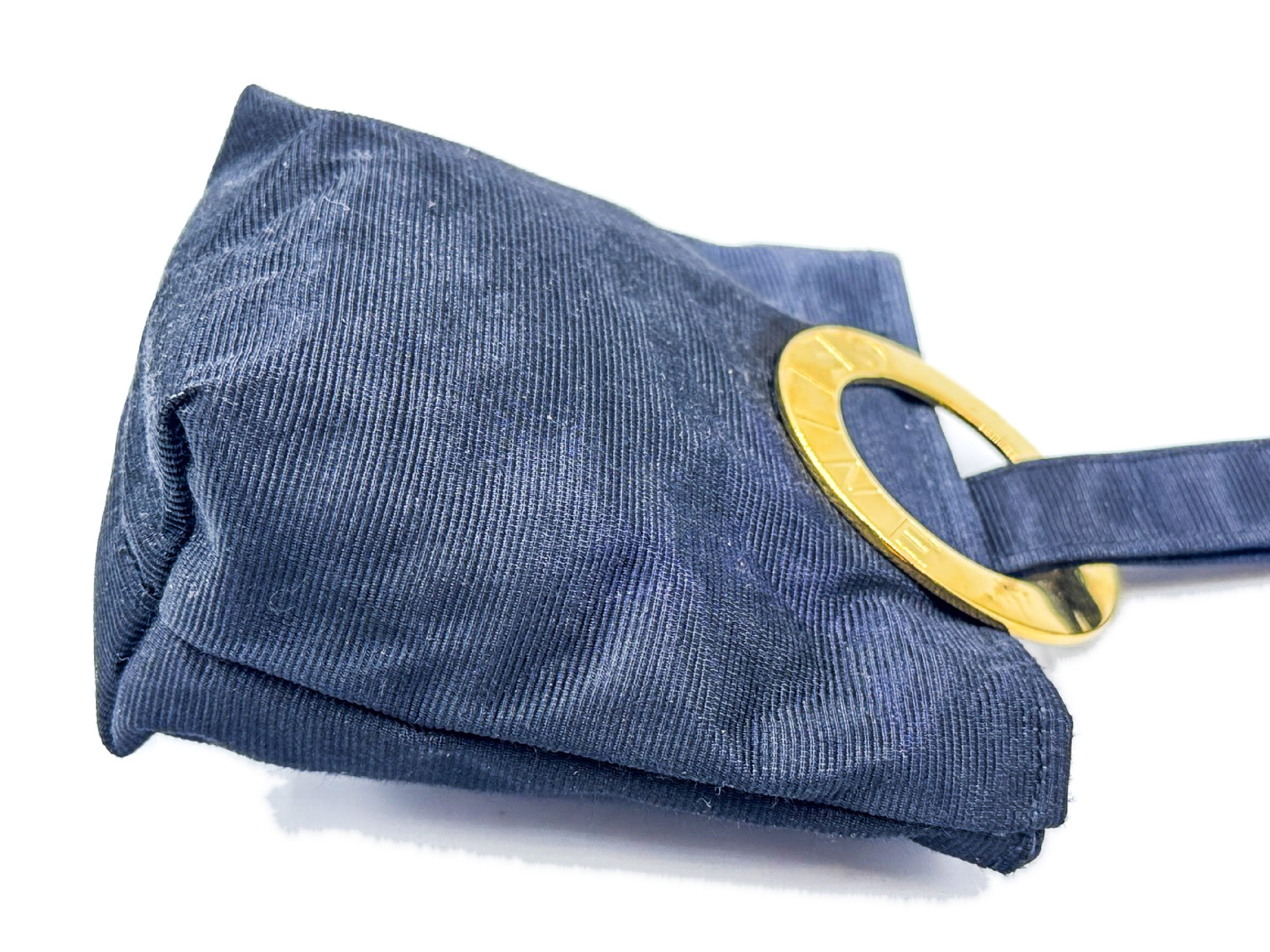 Circle clasp, gold hardware, black pouch — view 5