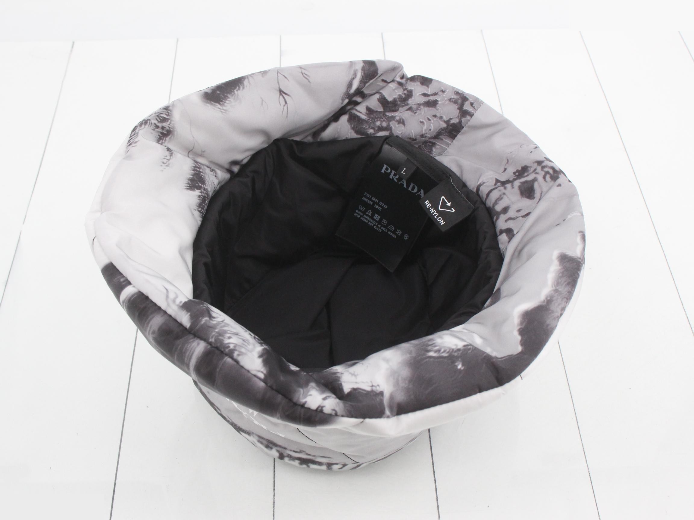 Quilted bucket hat, unused, stored item. — view 3