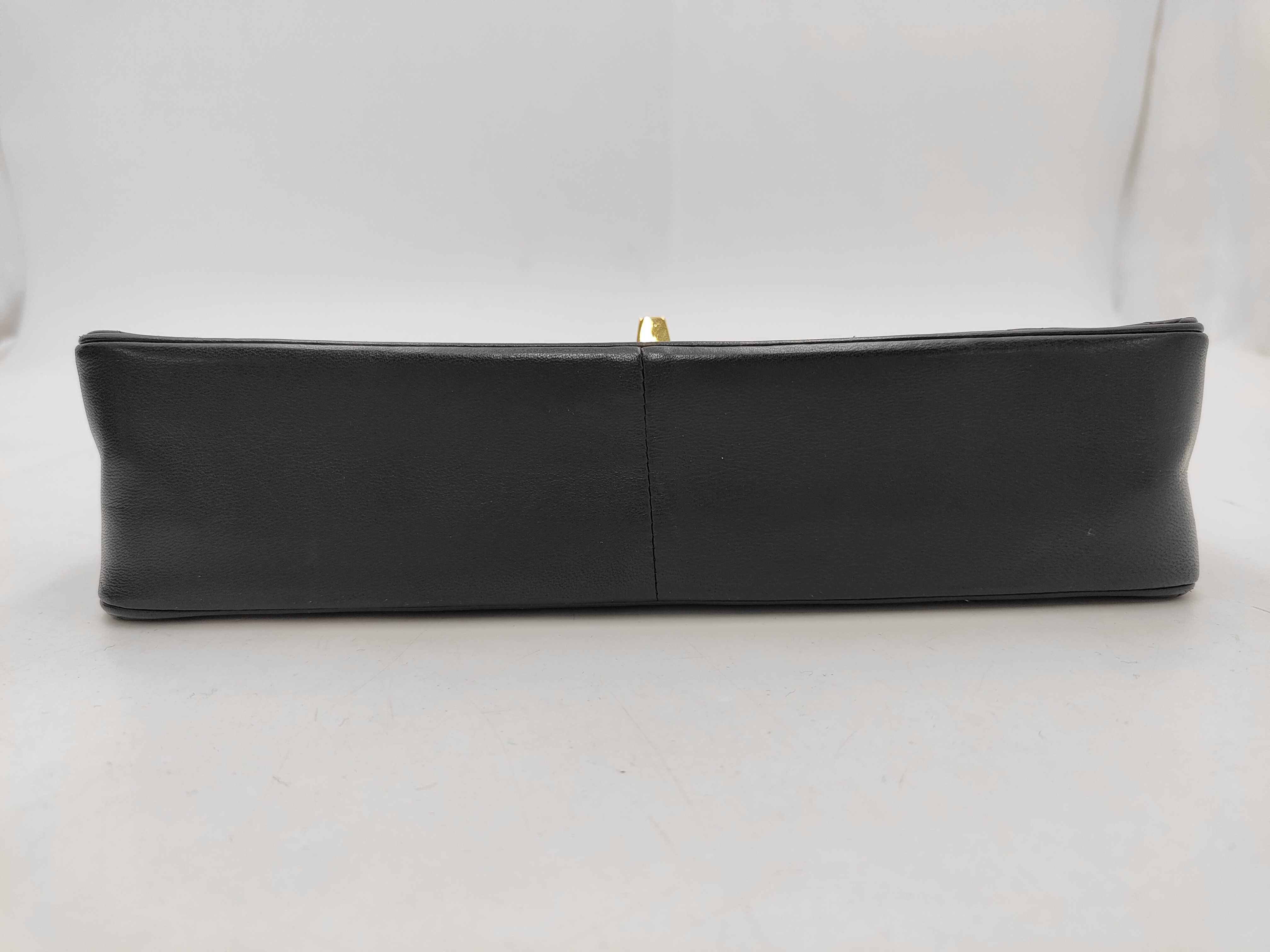 Matelassé 25 Lambskin Gold Hardware Double Flap Chain Shoulder Bag Vintage Series 2 Black Shoulder Bag — view 3
