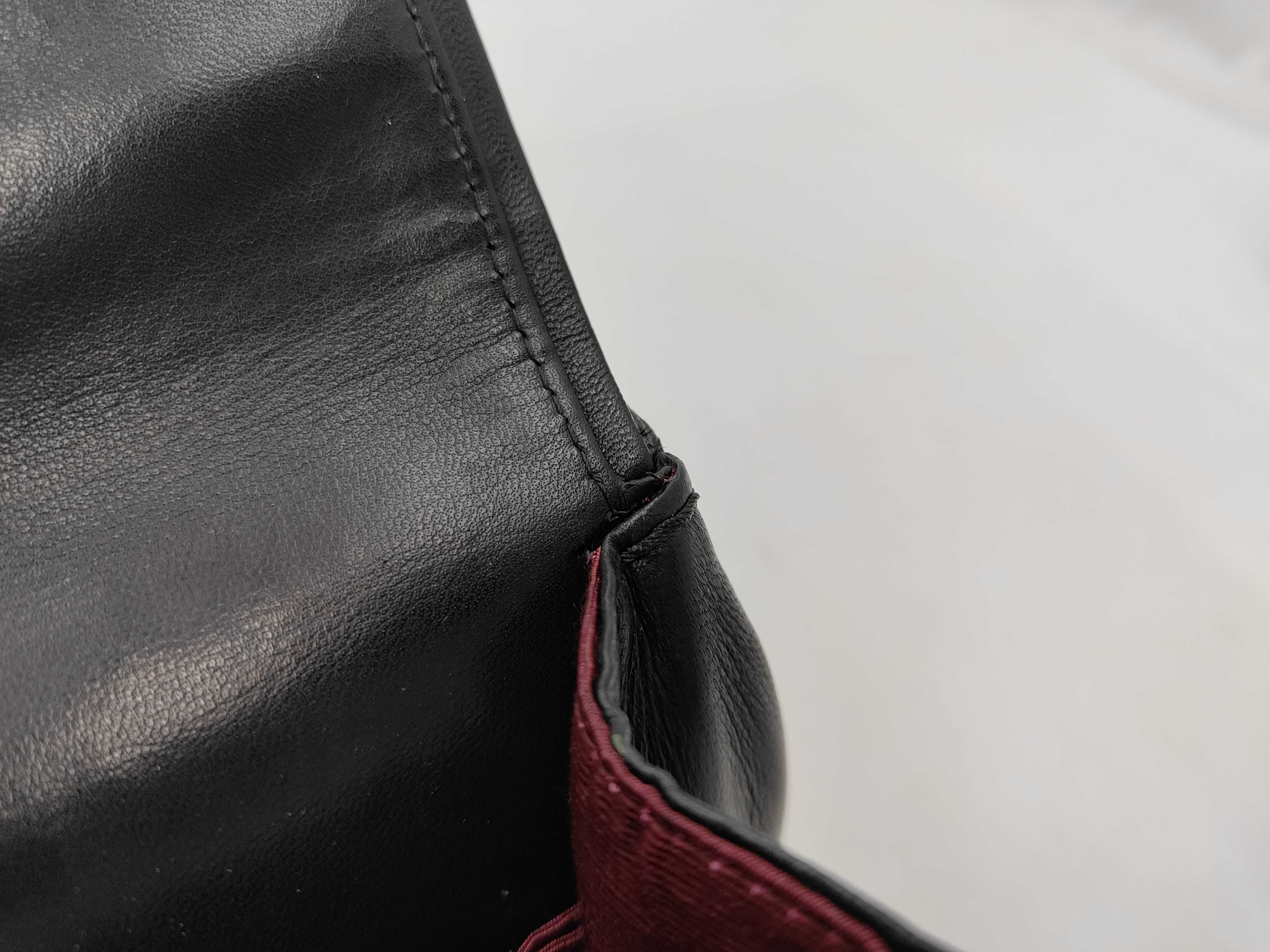 Matelassé 25 Lambskin Gold Hardware Double Flap Chain Shoulder Bag Vintage Series 2 Black Shoulder Bag — view 10
