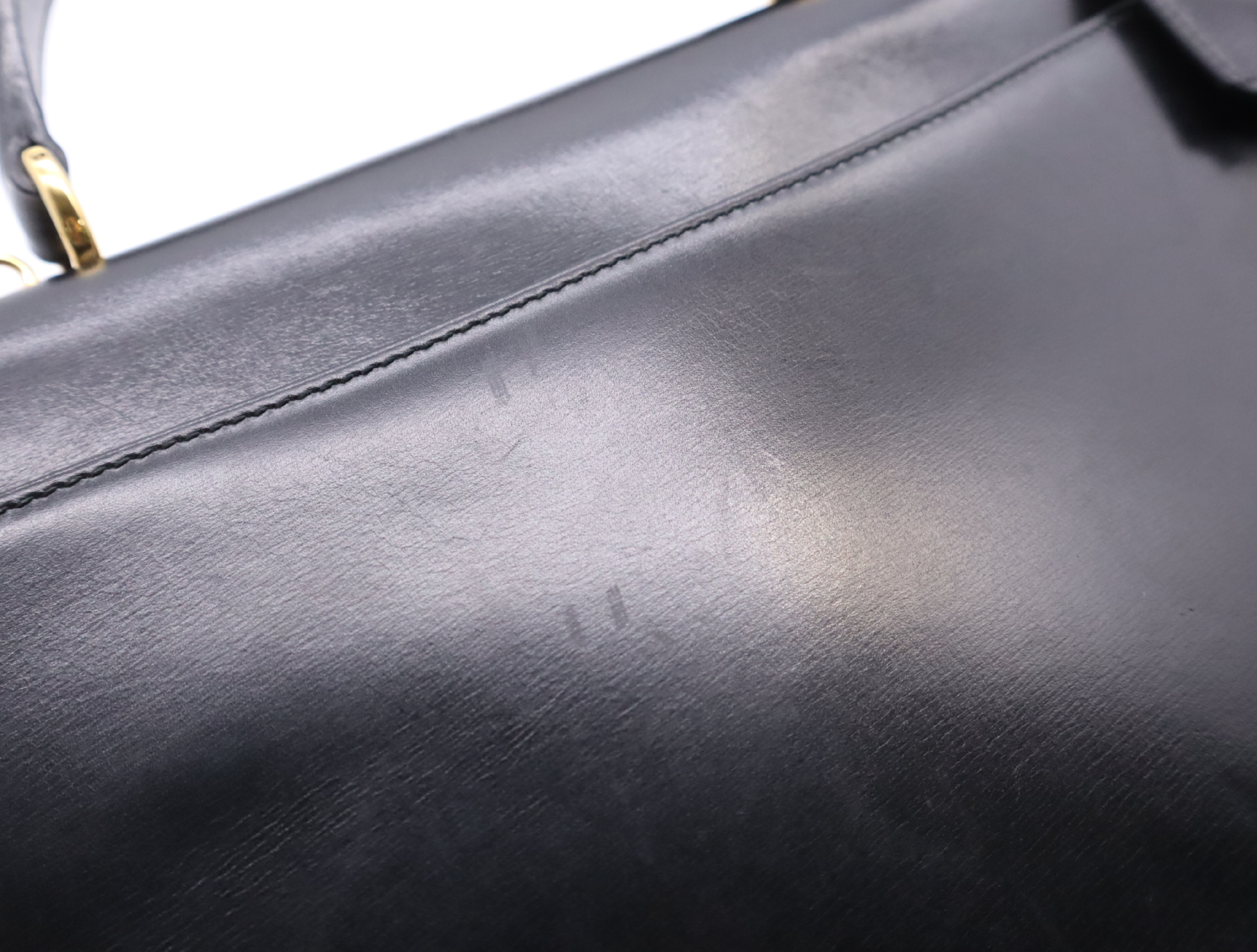 000.26.0258 Leather Lady Lock Handbag, Black with Gold Hardware, Includes Clochette and 2 Keys. — view 13