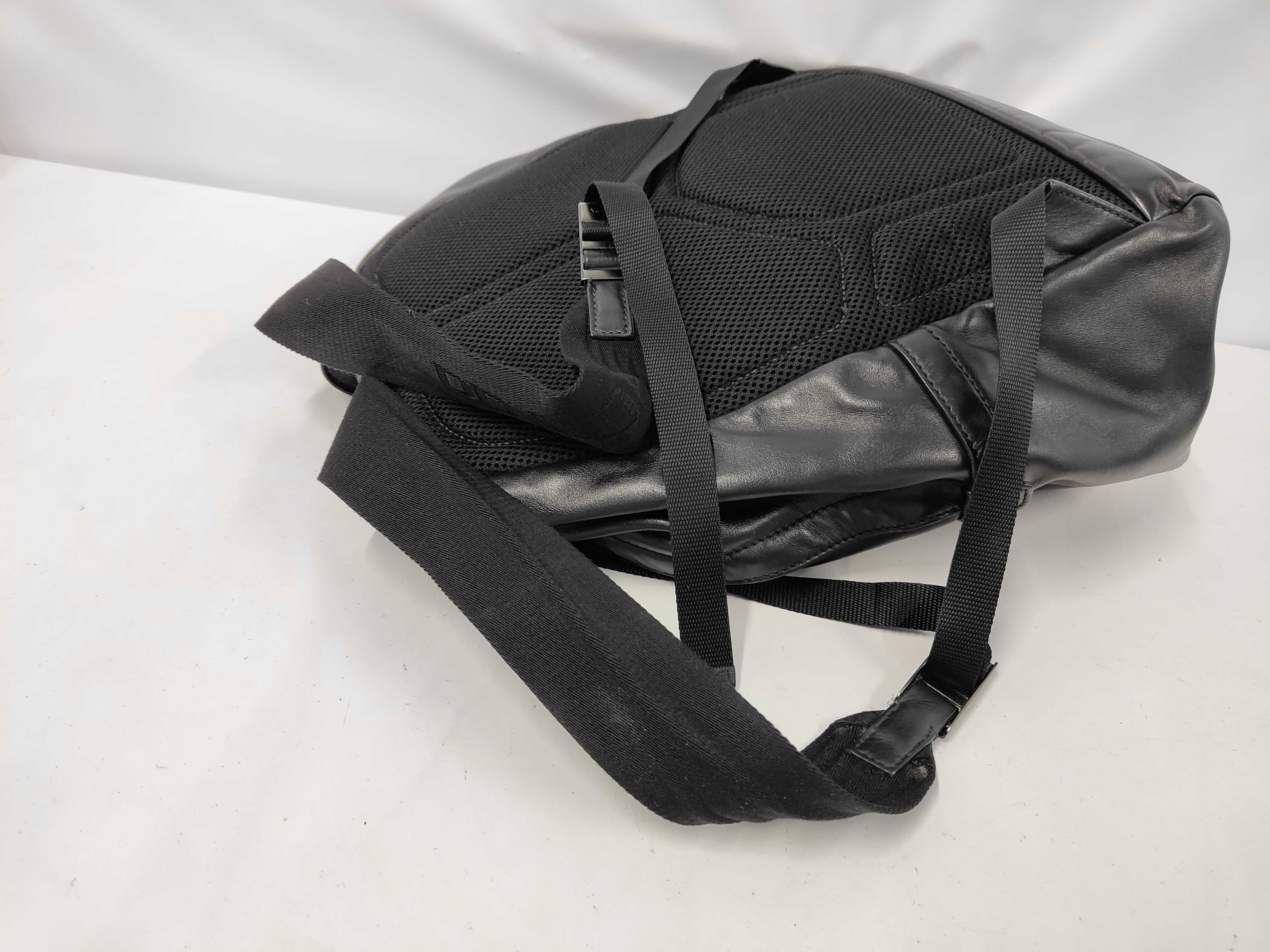leather backpack with triangular logo. — view 6
