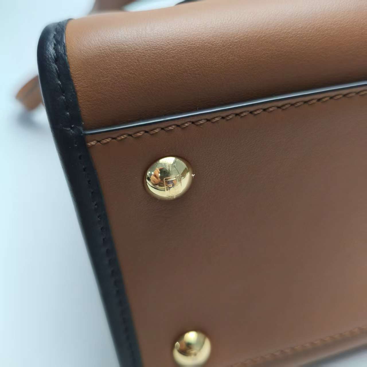 【*Shipped from: China*】FENDI Runaway Leather Shoulder Bag — view 11