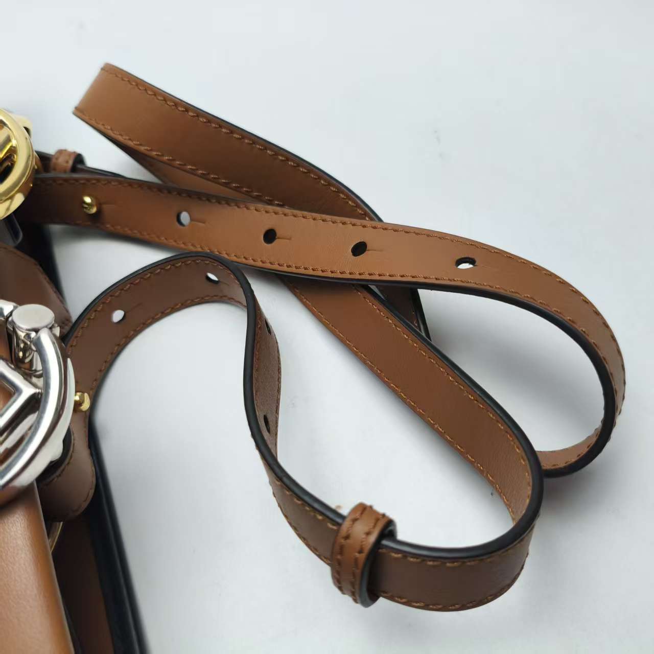 【*Shipped from: China*】FENDI Runaway Leather Shoulder Bag — view 13