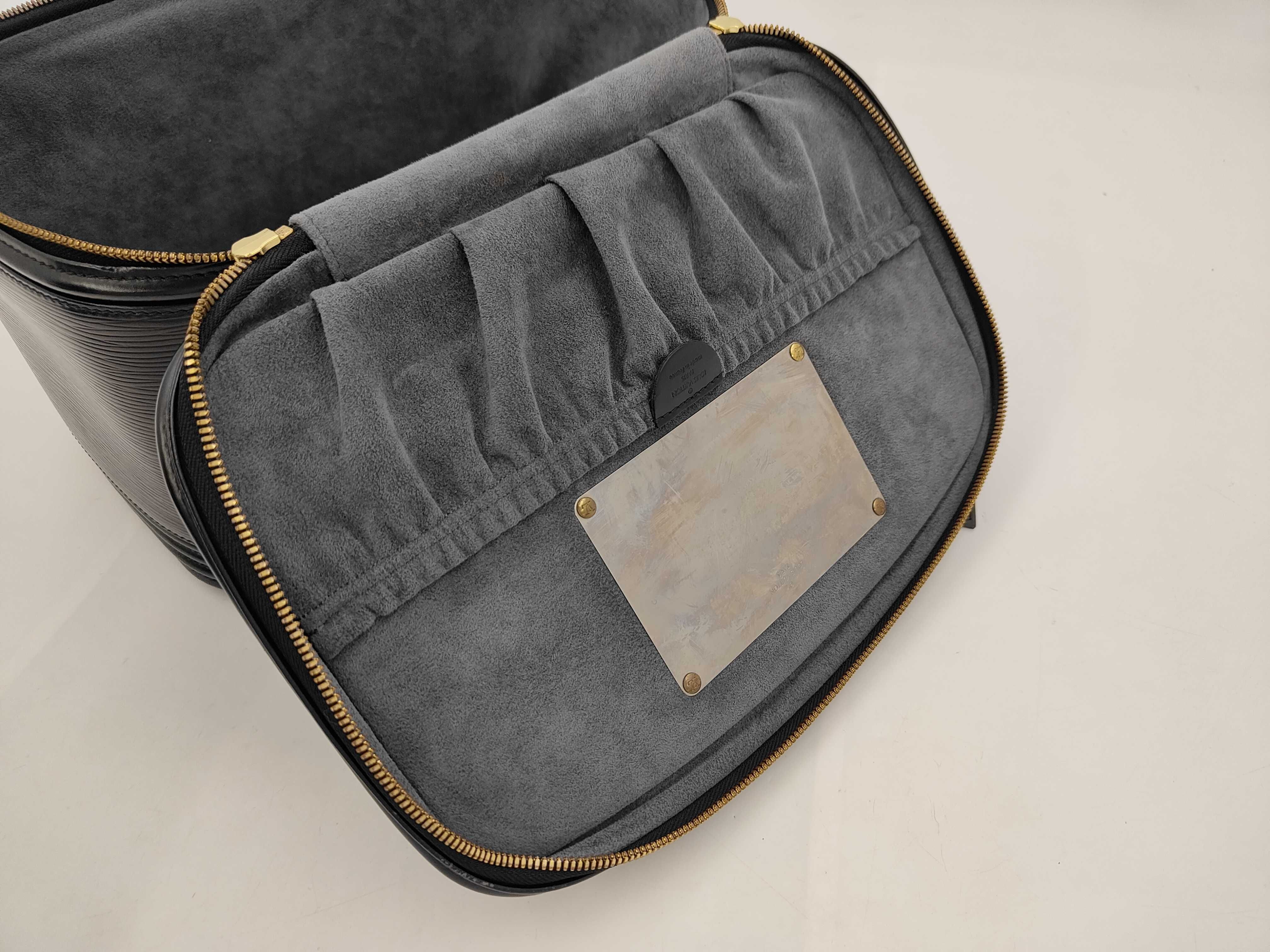 Epi Nice Vanity M48012 Vanity Bag — view 9