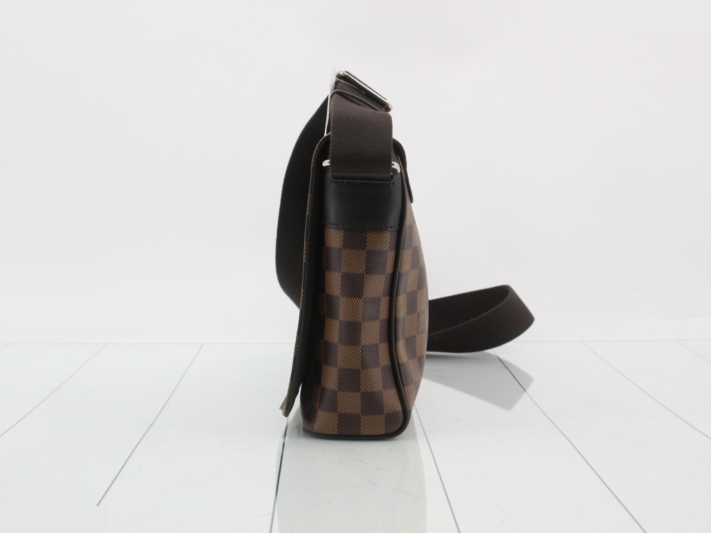 Damier District PM NM Shoulder Bag — view 3