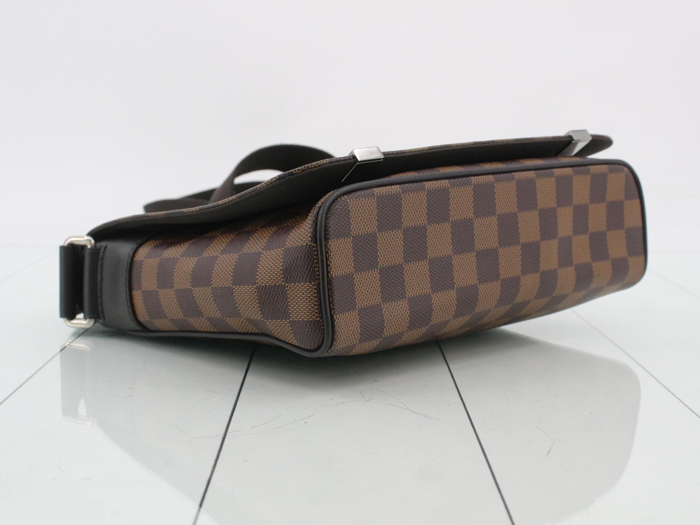 Damier District PM NM Shoulder Bag — view 5