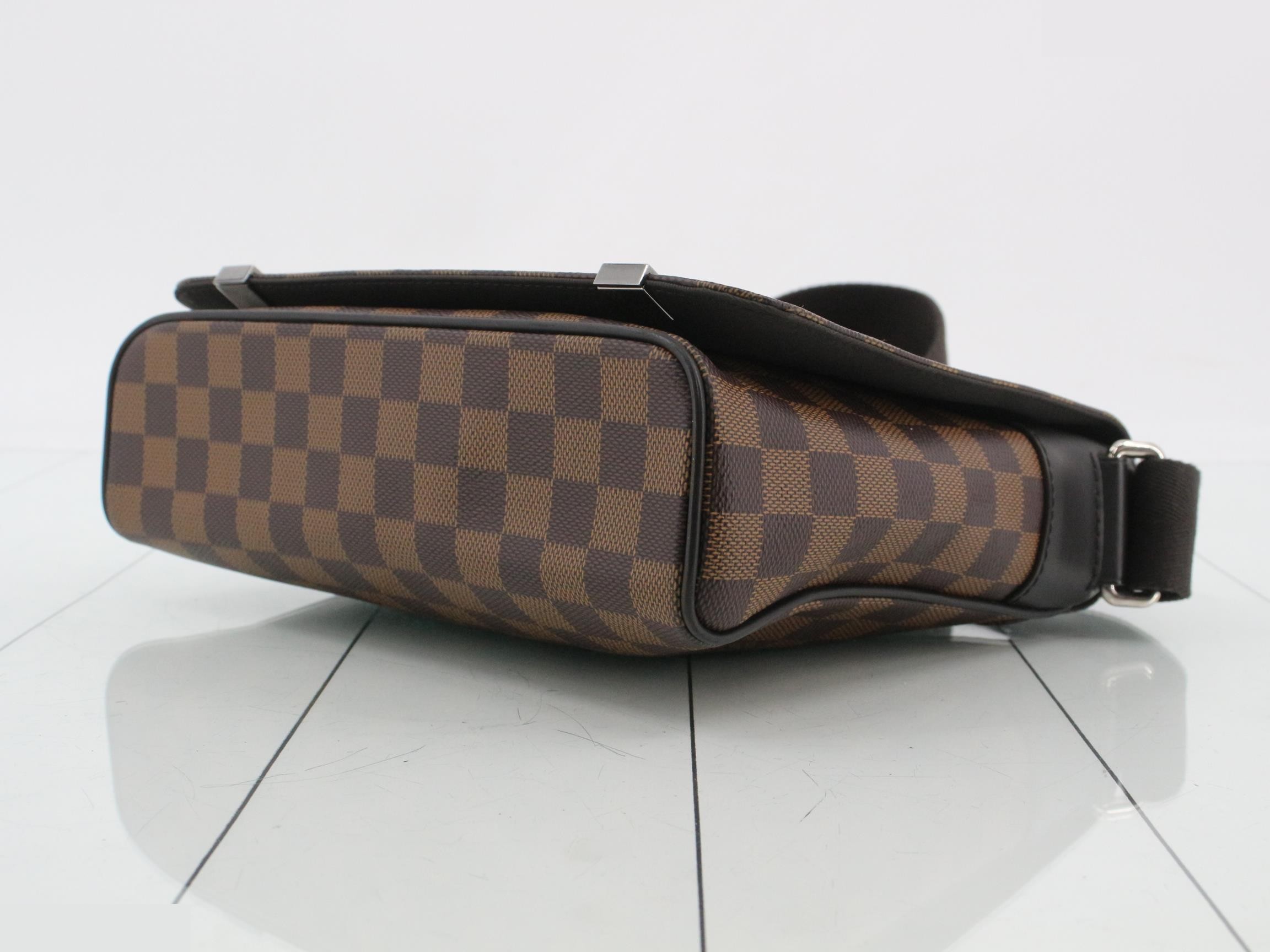 Damier District PM NM Shoulder Bag — view 6