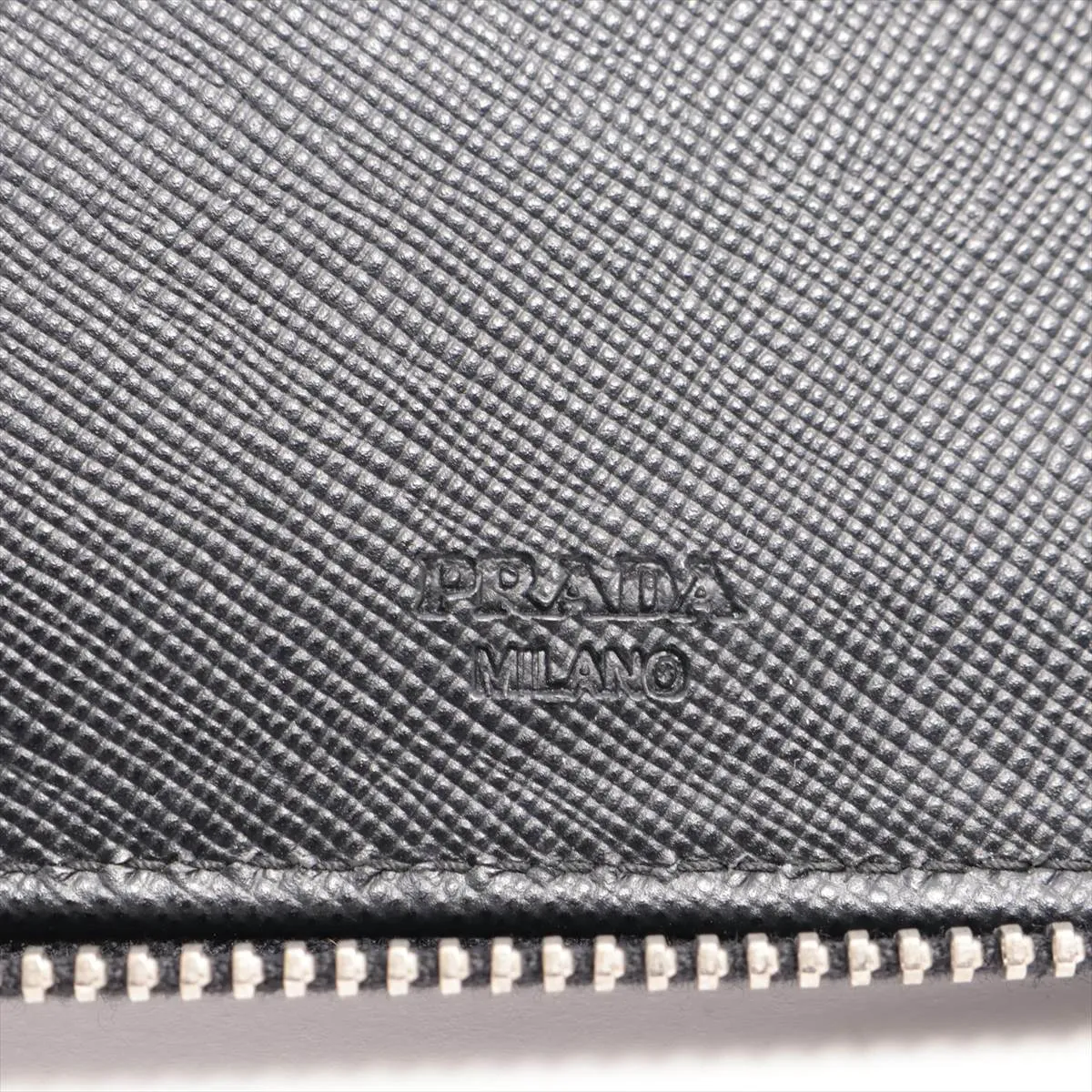 Saffiano Print 24022M501D PVC x Leather Round Zip Wallet Brown Houndstooth — view 10