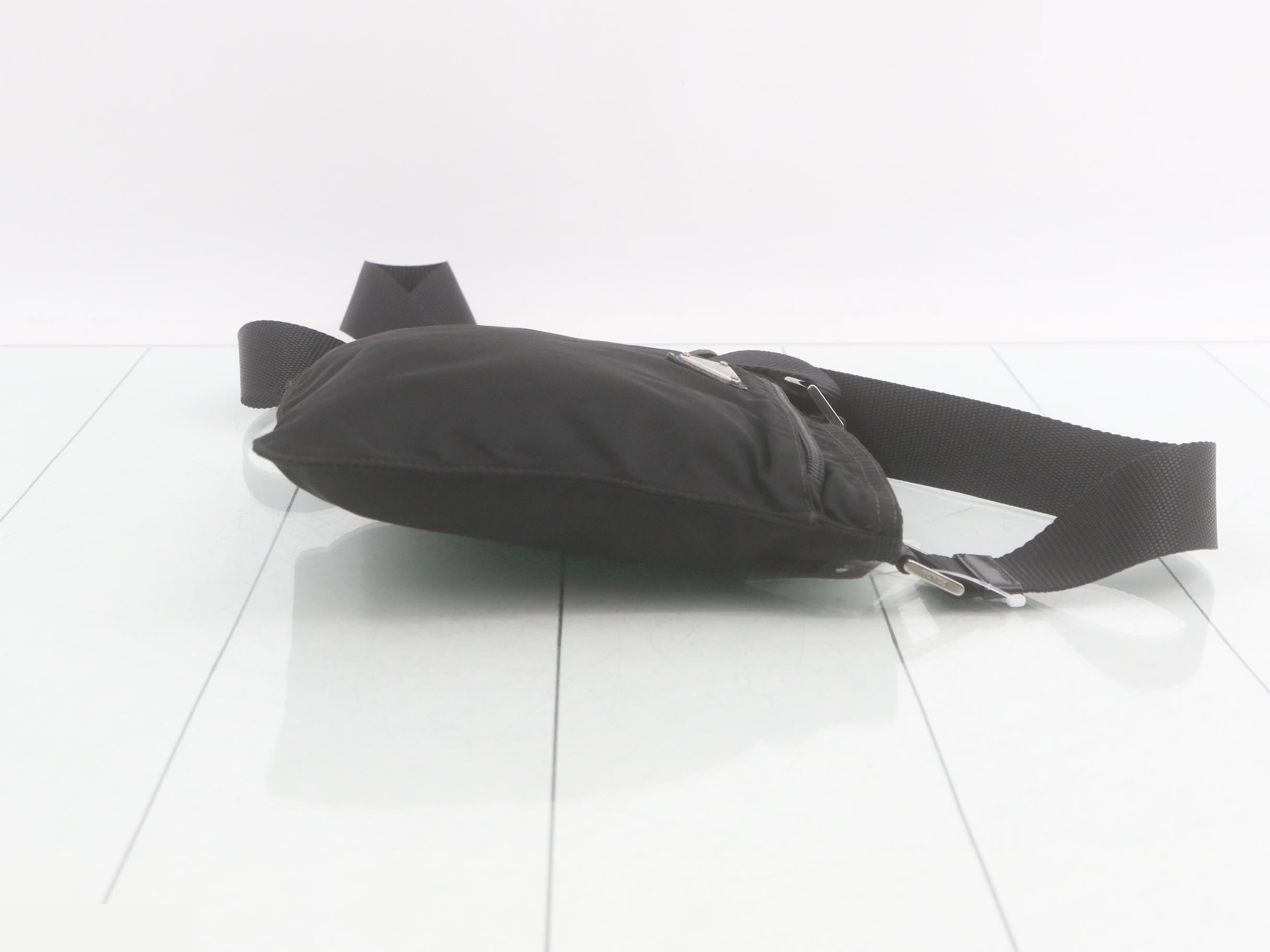 bags and pouches — view 3