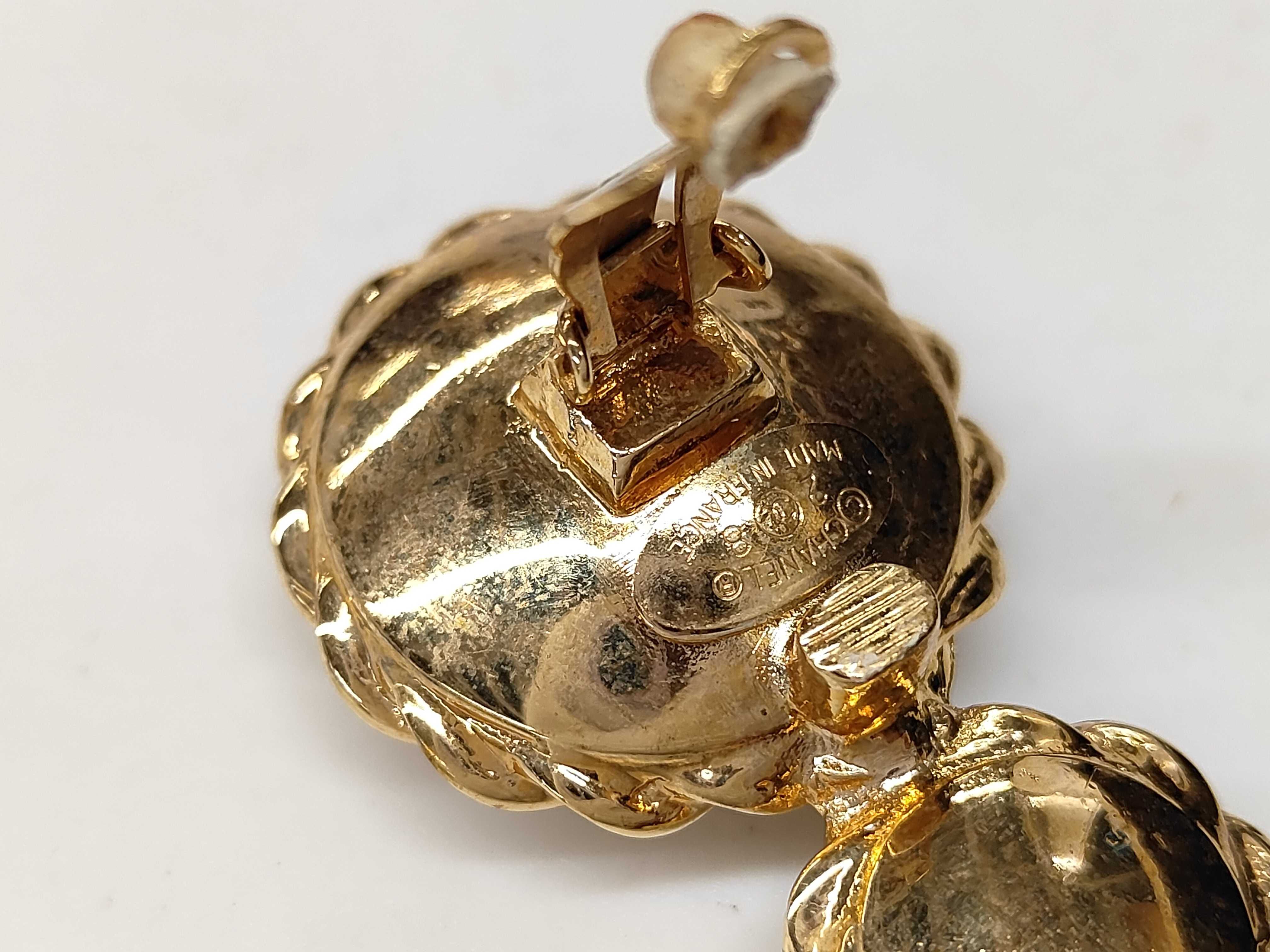 Double Pearl Twist Earrings in White and Gold (Precious Metal) — view 6