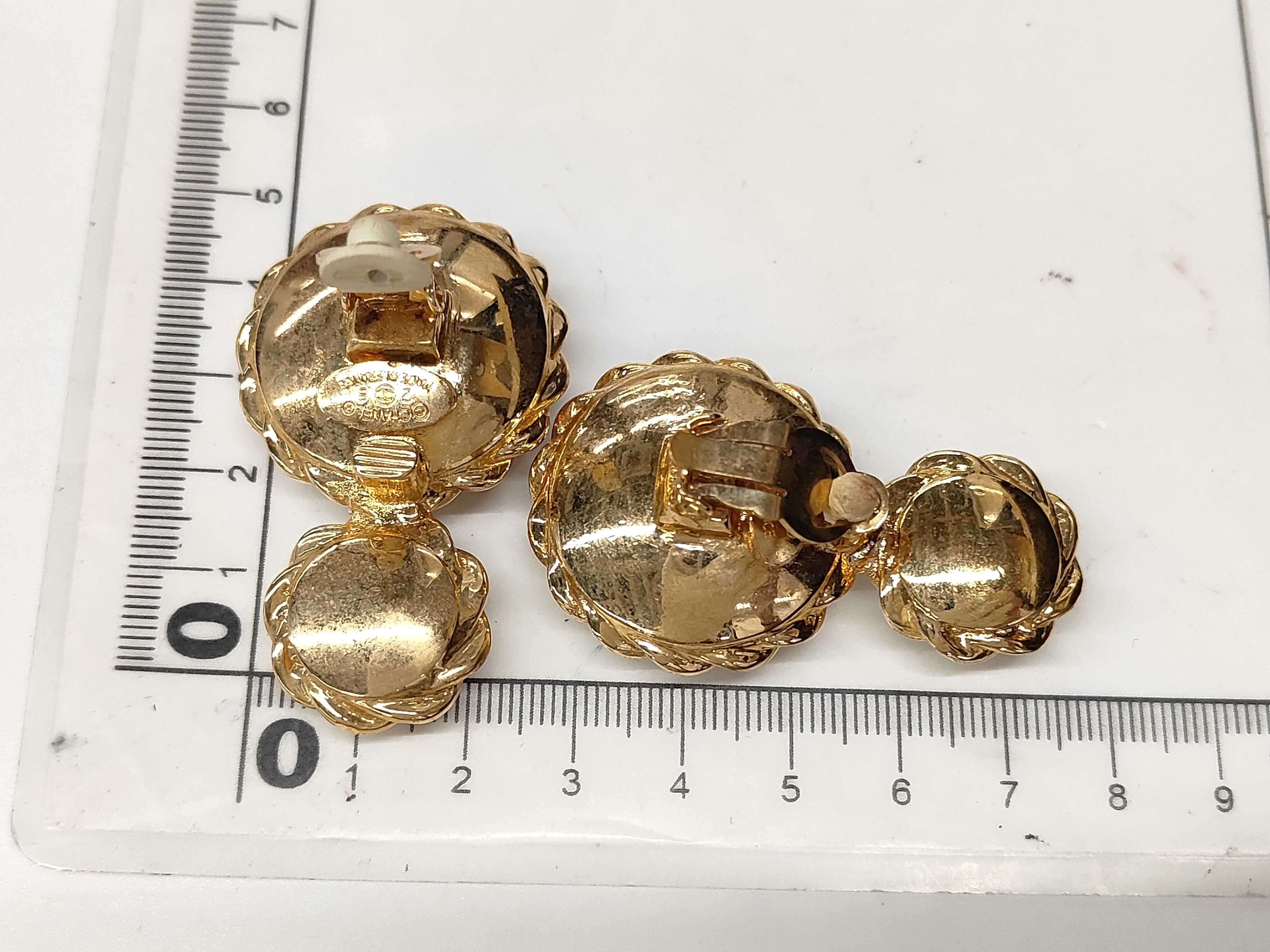 Double Pearl Twist Earrings in White and Gold (Precious Metal) — view 7